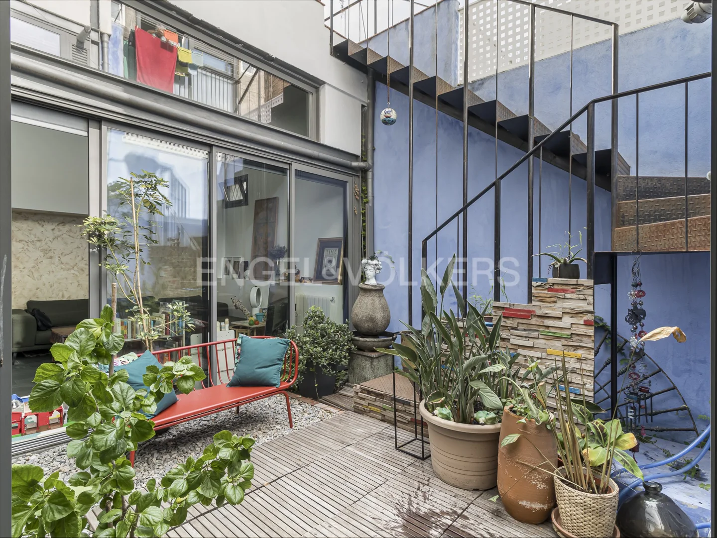 TWO properties with garden and terrace in Poblenou