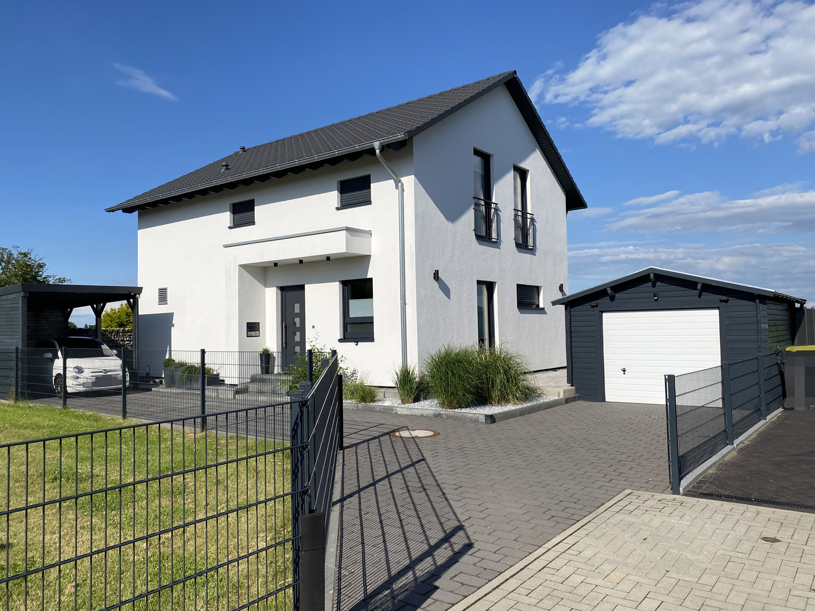Modernes Wohnen am Feldrand – energieeffizient, stilvoll und sofort bezugsbereit