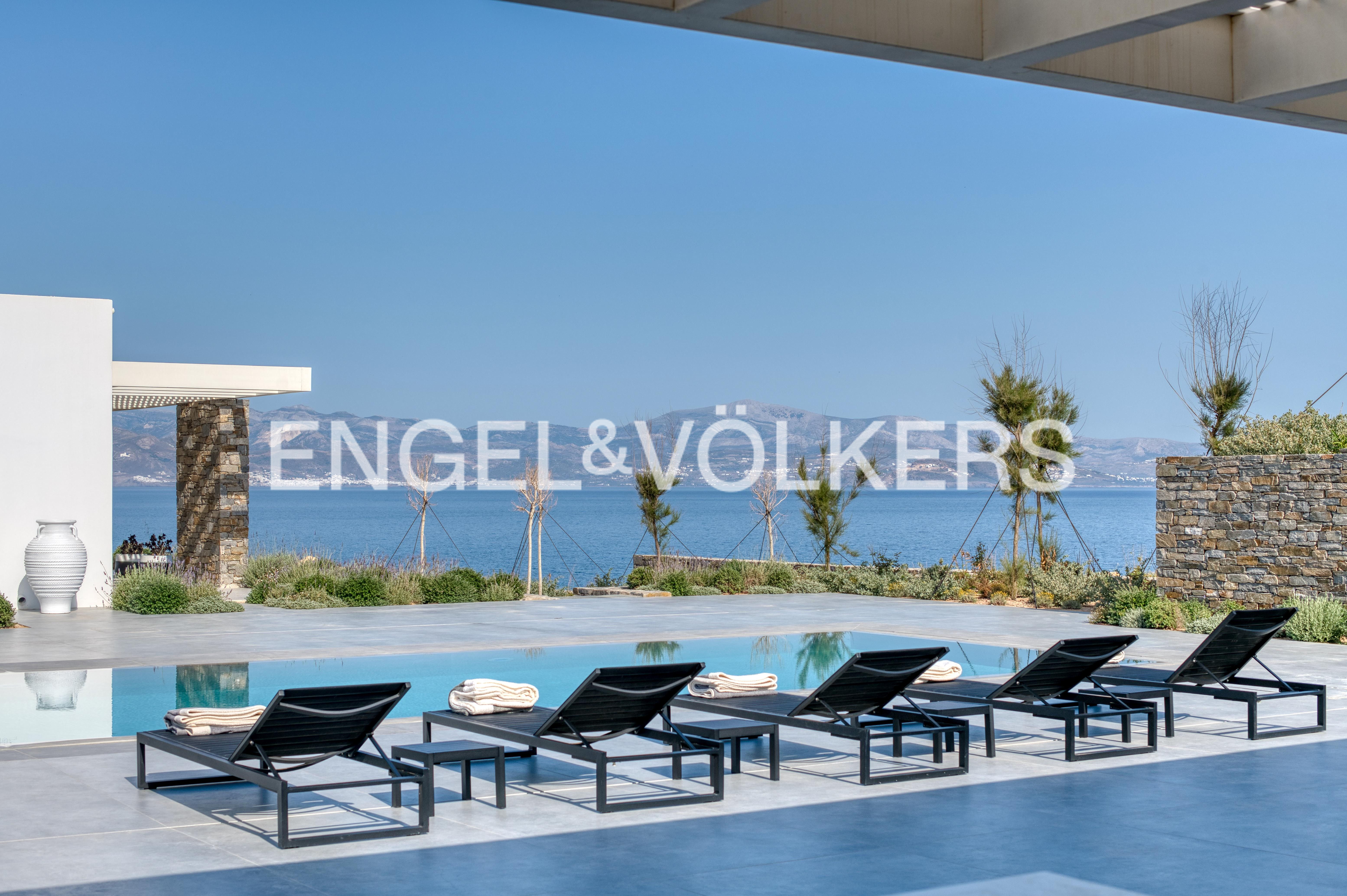Beachfront Luxury Retreat Villa Opposite Filizi Island, Paros