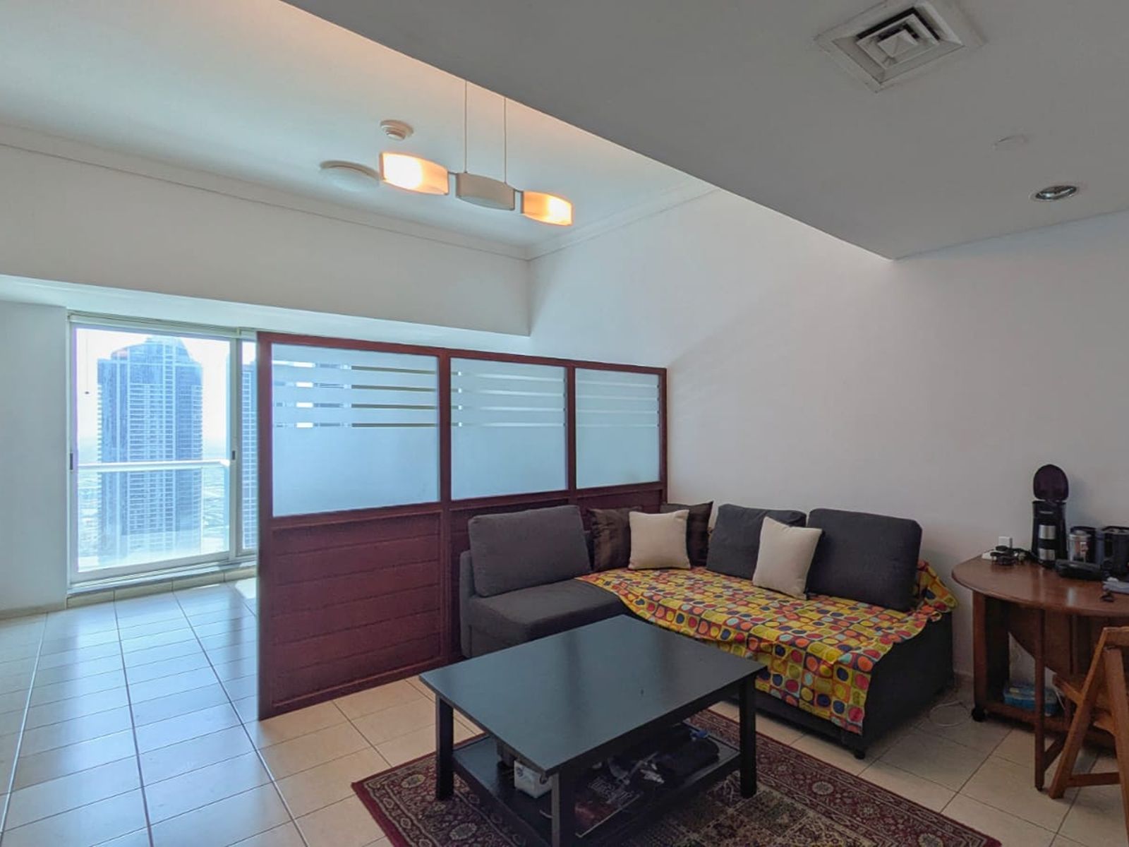 High Floor | Vacant mid October | Near the metro