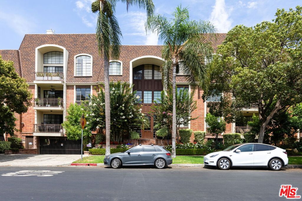 Discover Your Private Brentwood Sanctuary