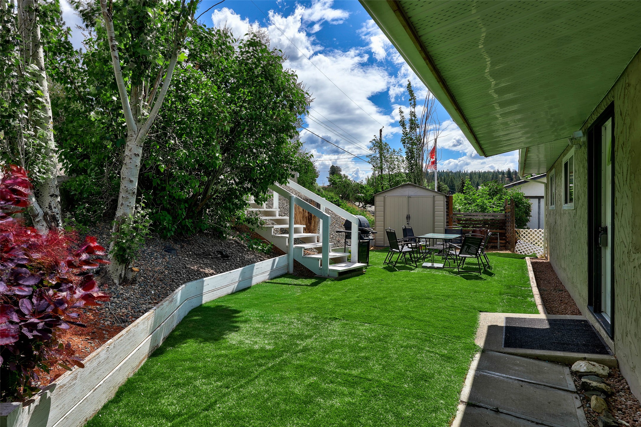Well-Maintained Family Home With Stunning Mountain Views