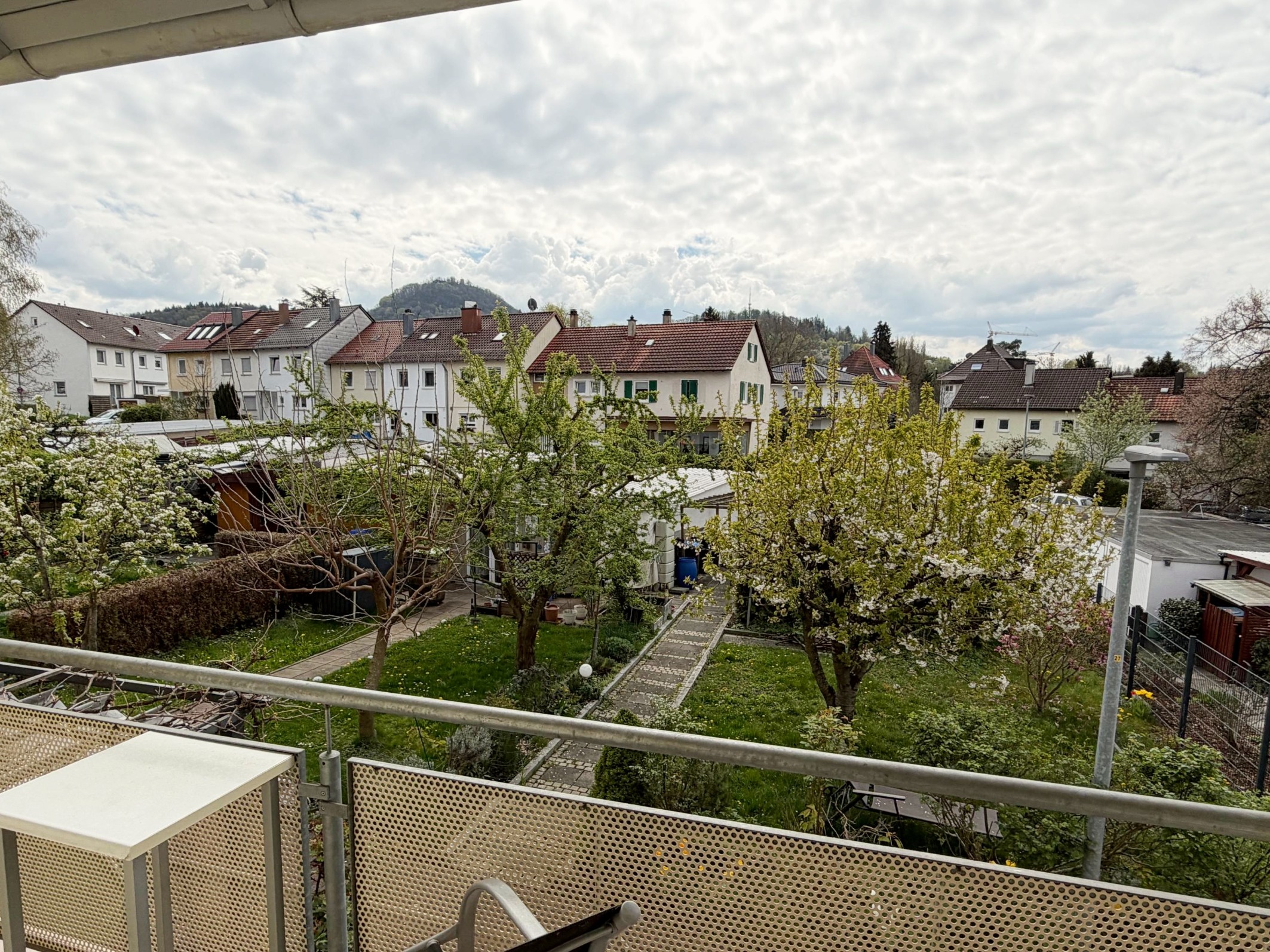 Weitblick bis zur Achalm -  Reihenmittelhaus Nahe der FES