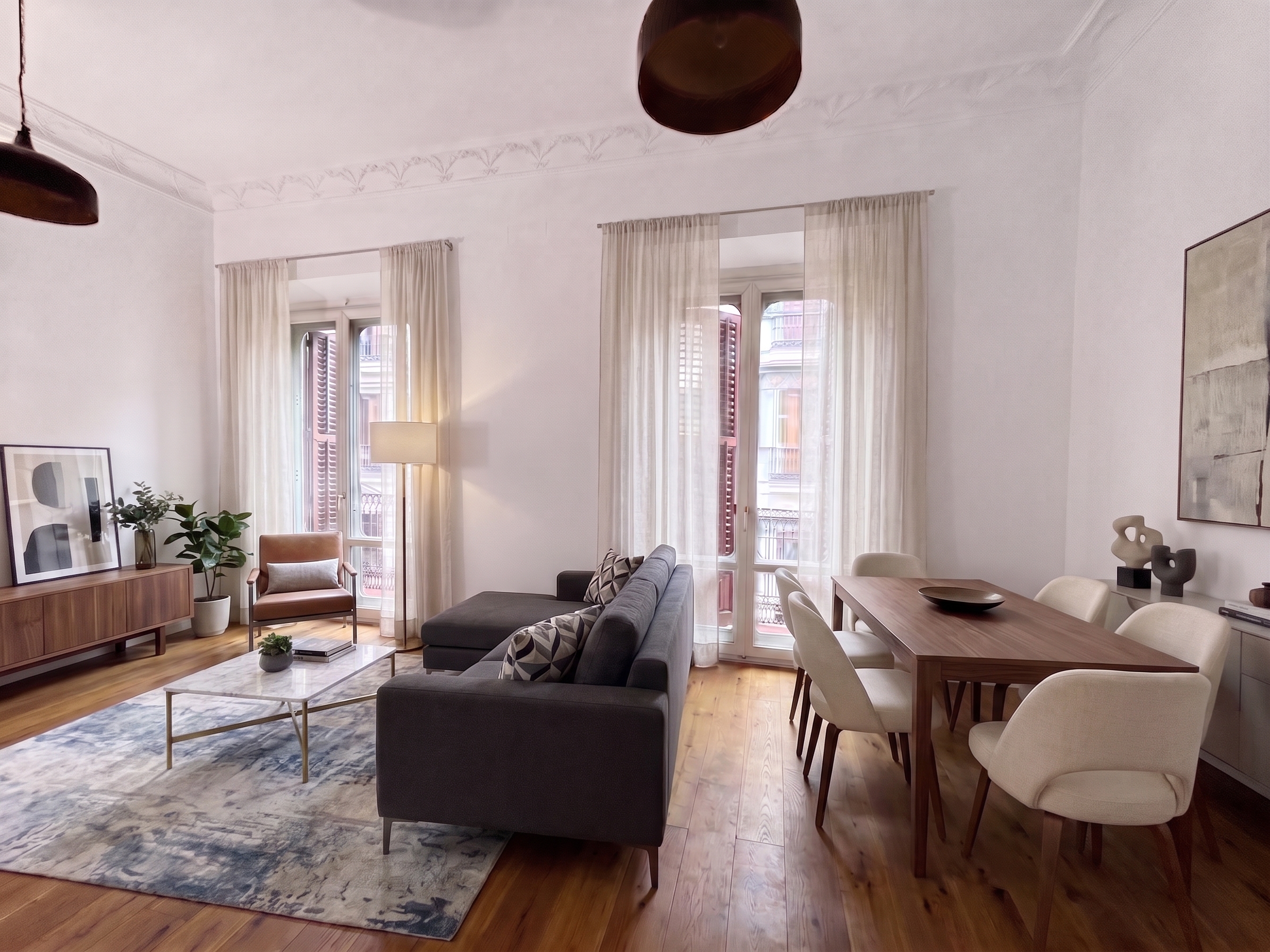 Propiedad en finca clásica con 3 balcones en Palacio