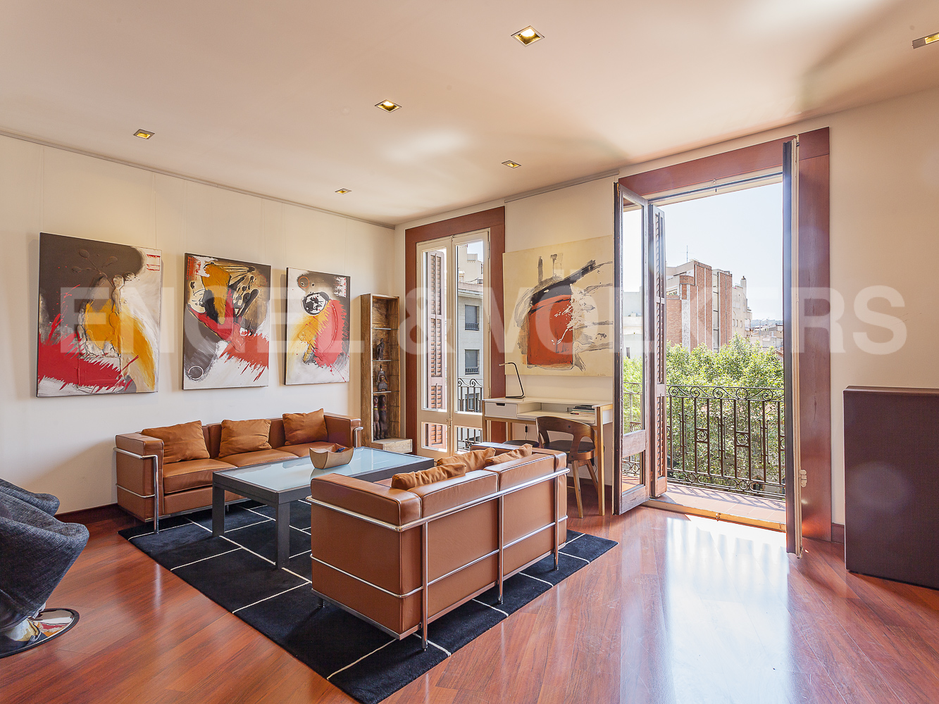 Apartment with Tourist License on Consell de Cent