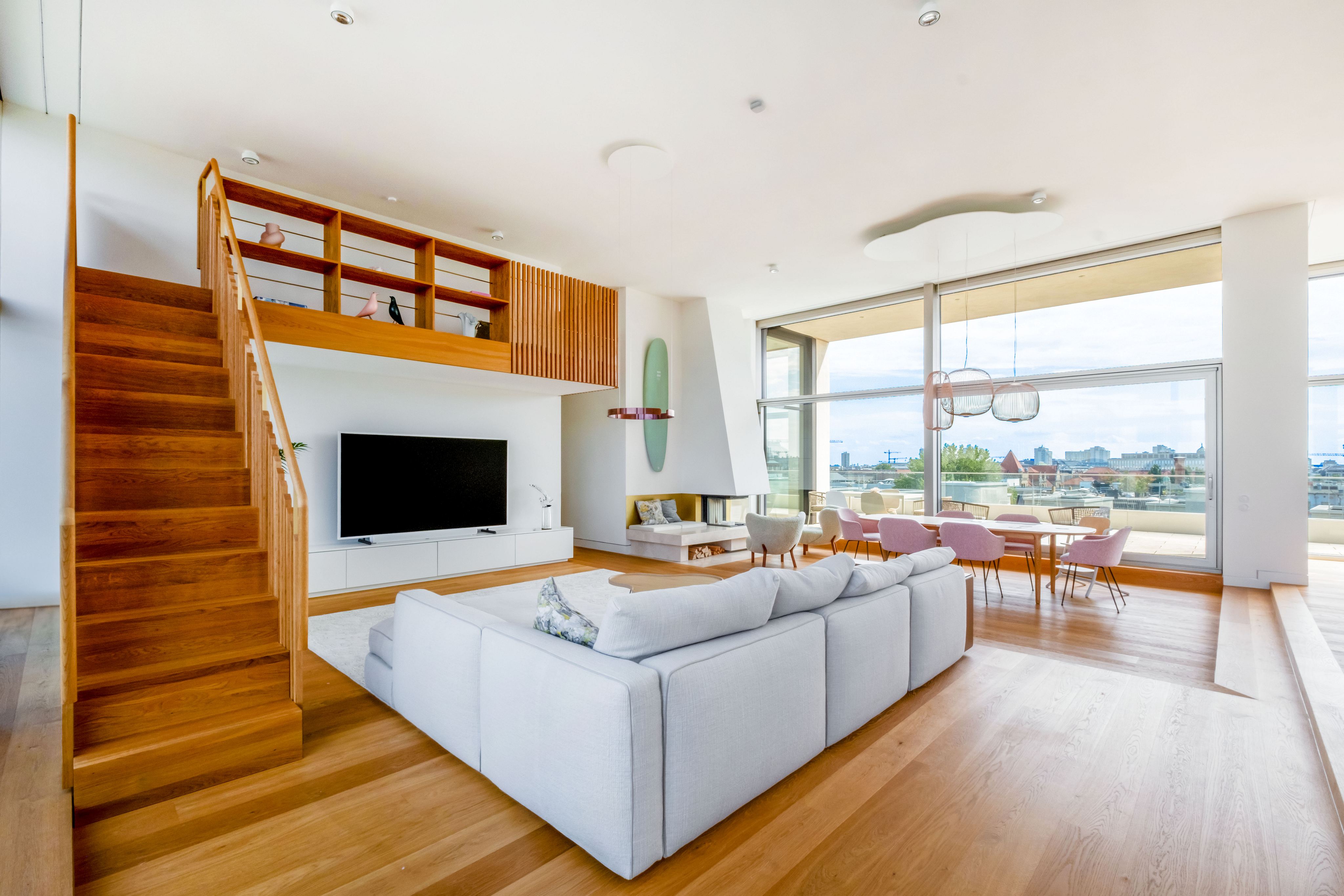 Kronjuwel AM TACHELES:  Luxuriöses Penthouse mit Stadtpanorama