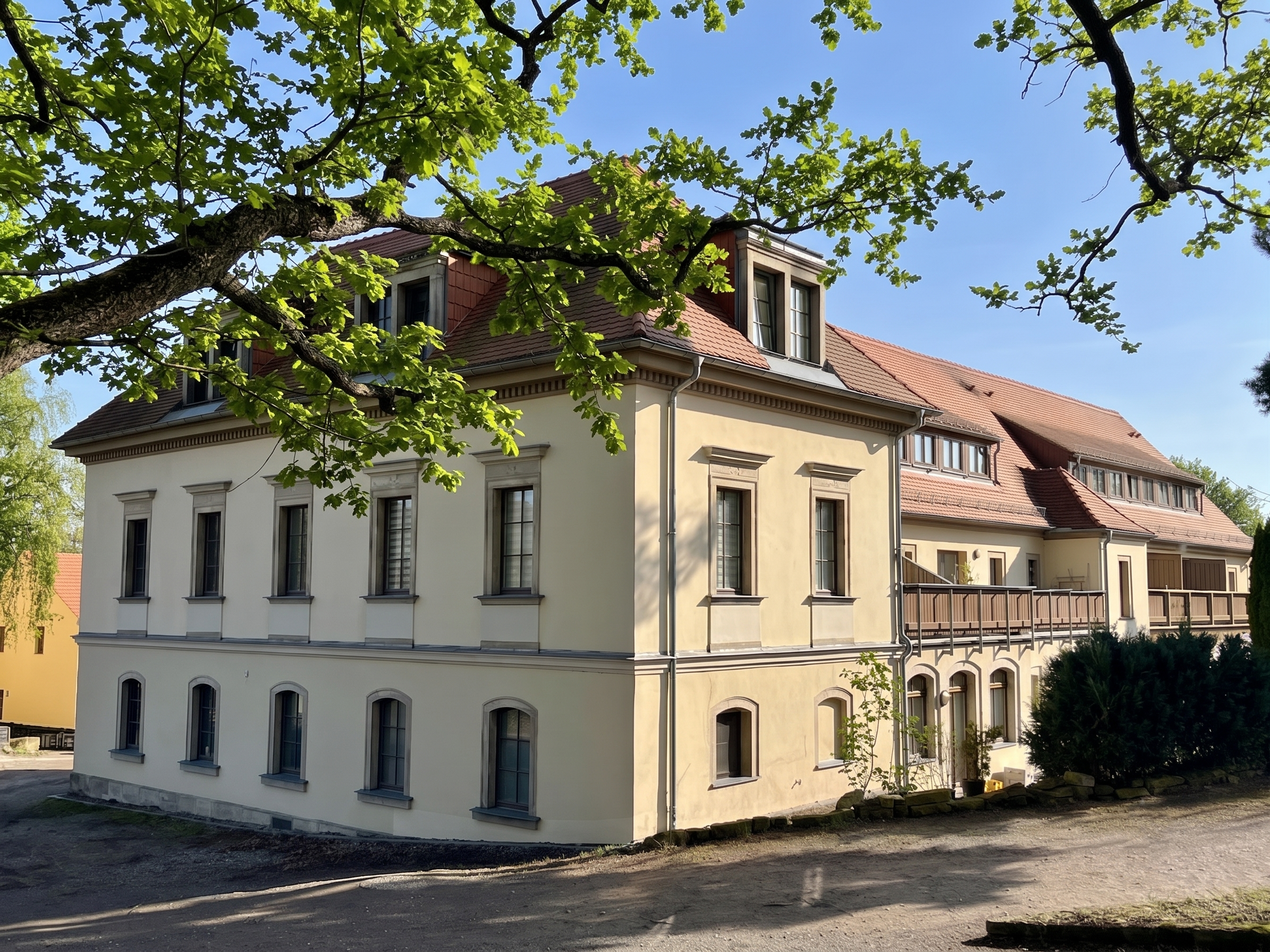 Wohnen im Gutshof - Attraktive Eigentumswohnung vor den Toren Dresdens