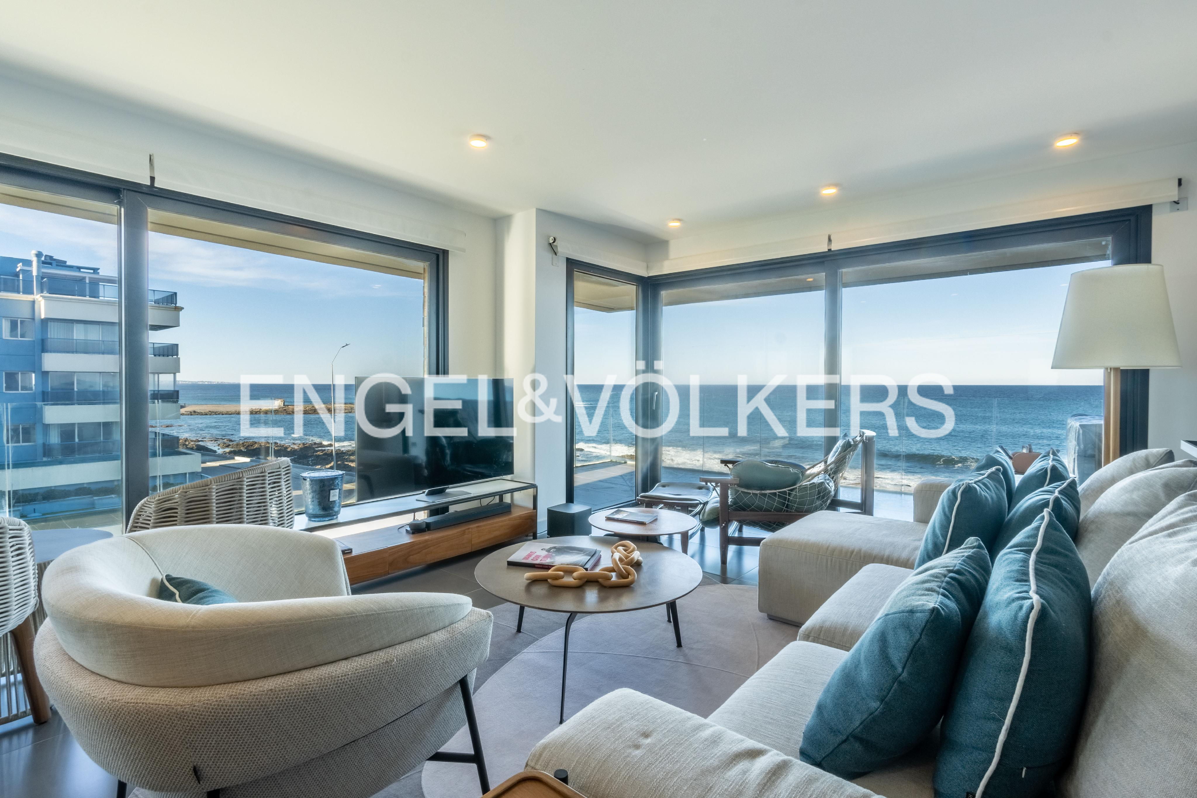 Modern apartment facing the sea in the heart of Punta del Este peninsula