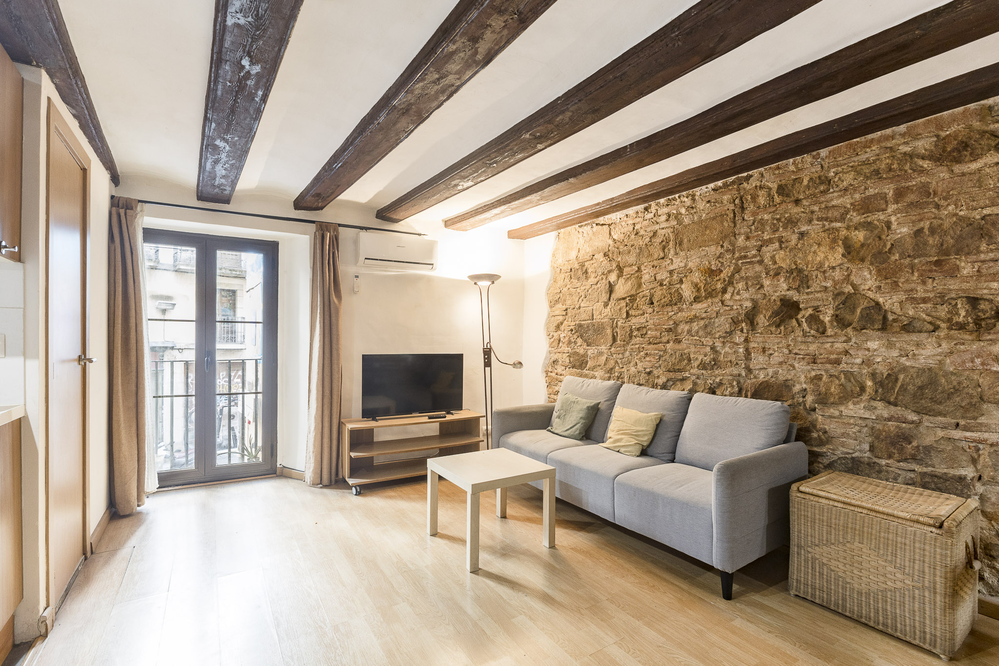 Spacious, characterful property with great potential in El Born