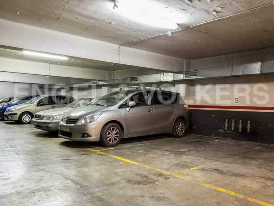 Parking space in la Salut