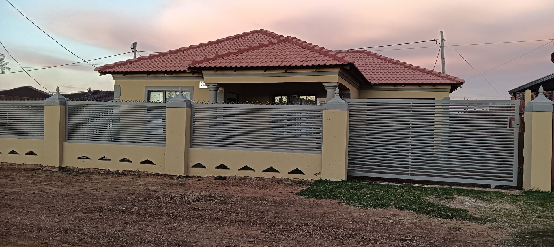 Two besdroom House For sale in Ikageng