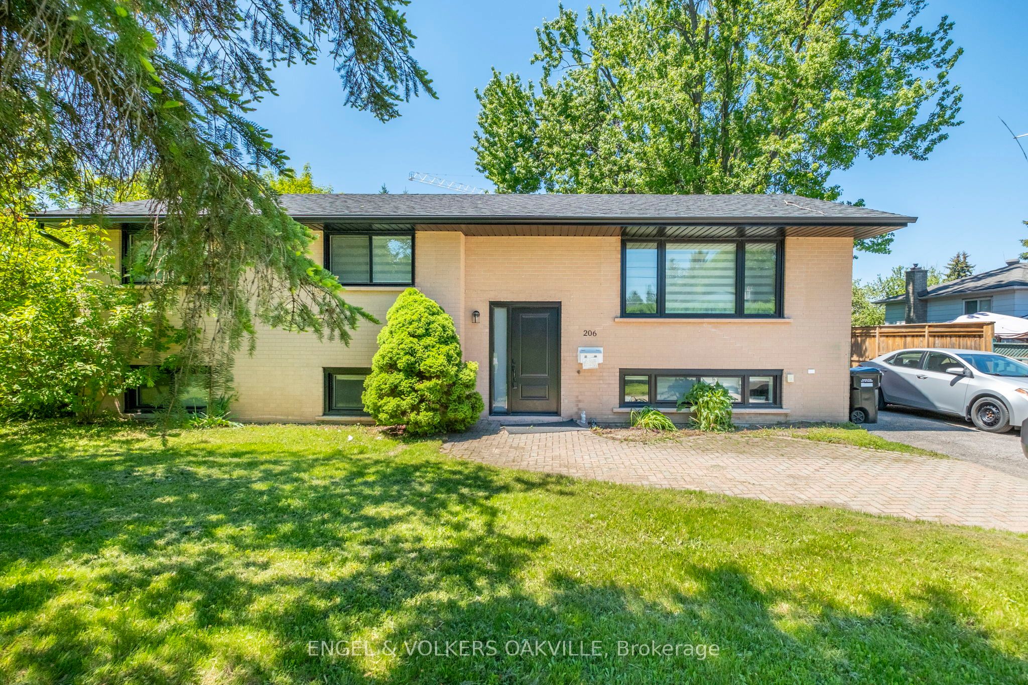 Turnkey Renovated Duplex with Income Potential in Barrie