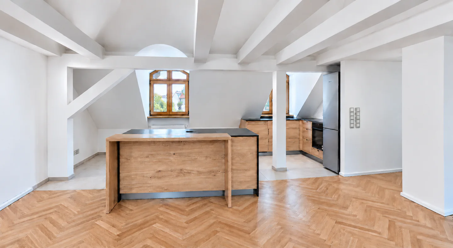 Großzügige Dachgeschosswohnung mit weitläufigem Grundriss - Photo 4