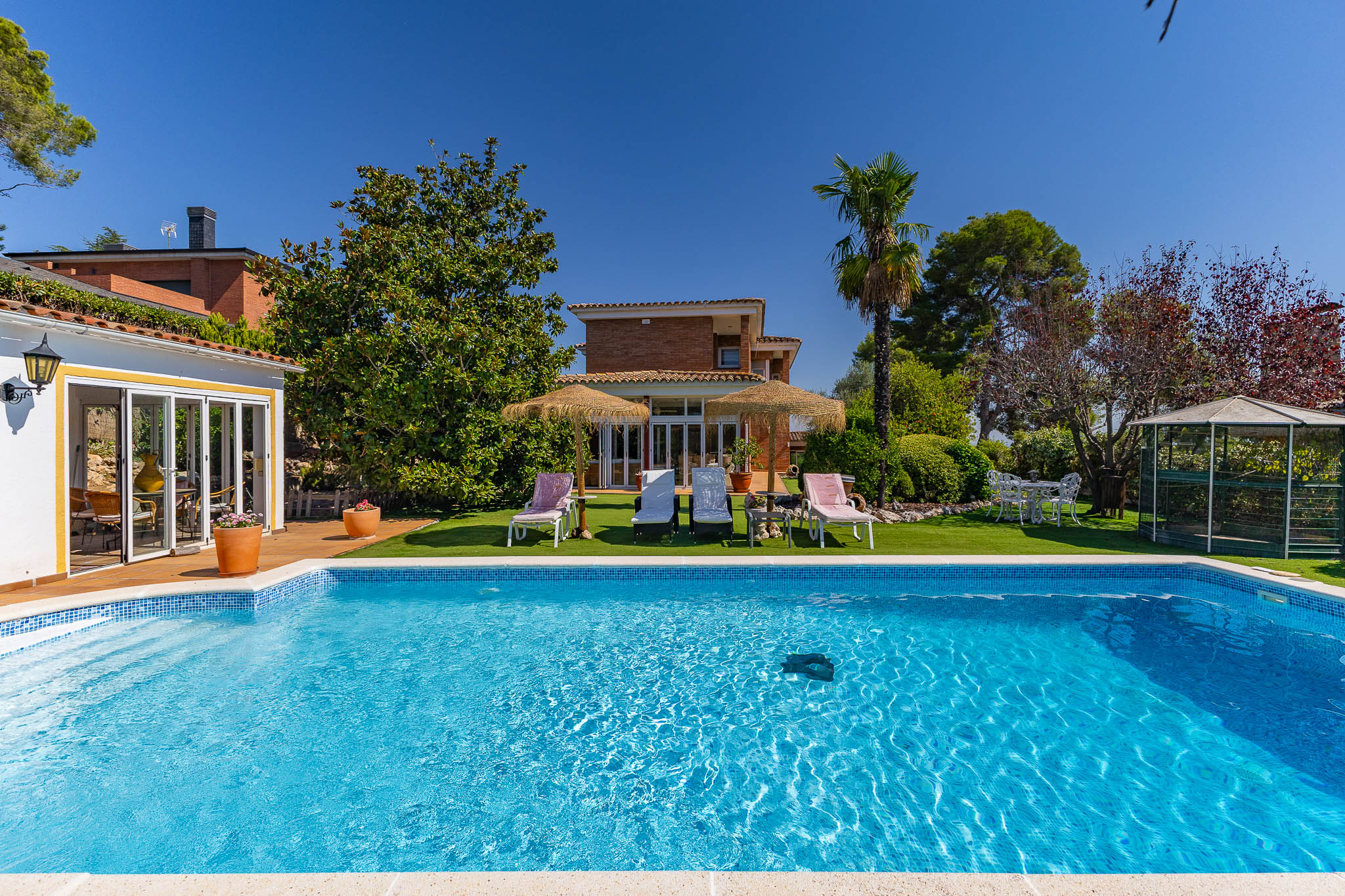 Spectacular residence with a private oasis and ultimate tranquility in Bellaterra