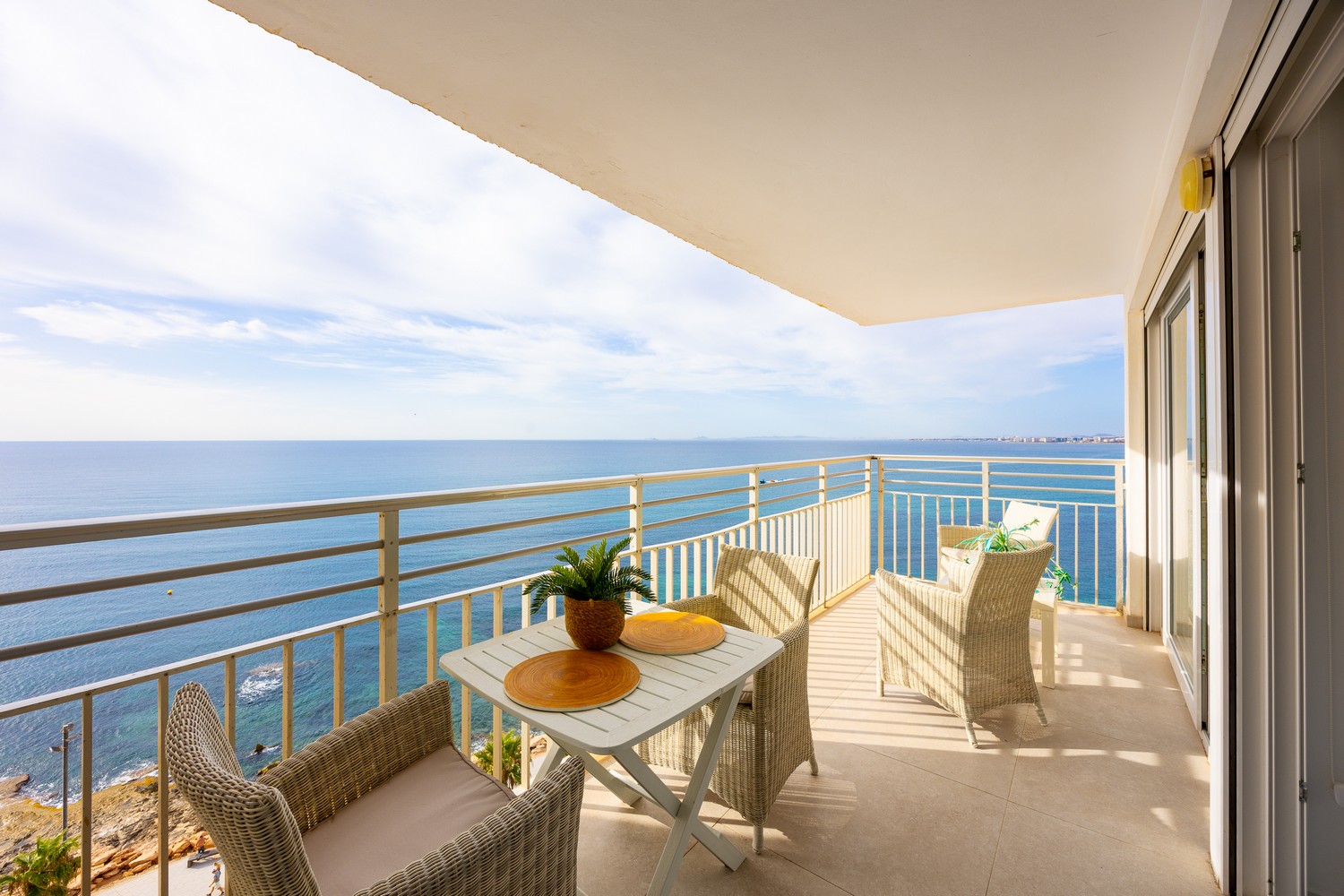 Renovated beachfront apartment in Playa del Cura