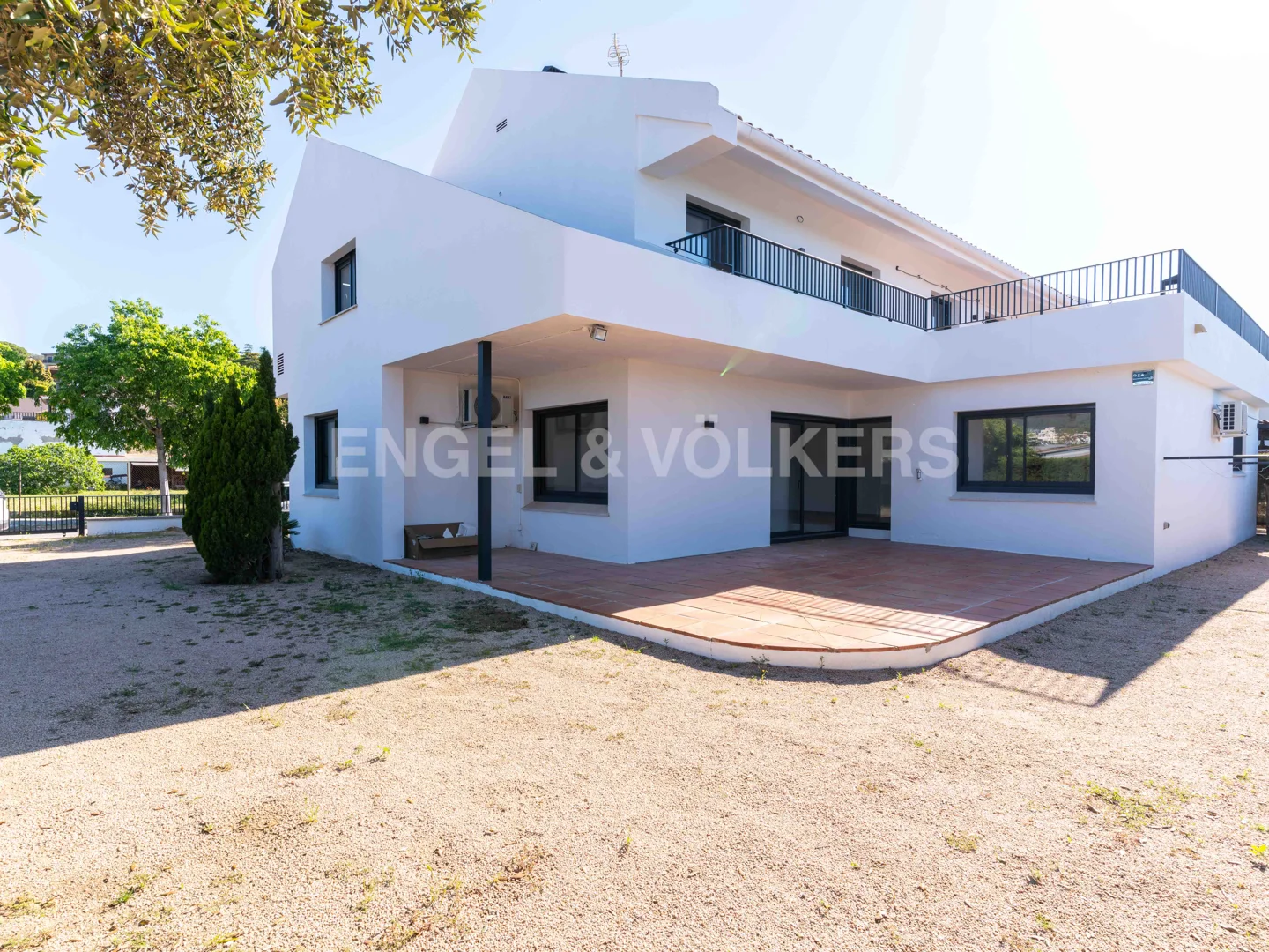 Large detached house with magnificent views in Can Quirze