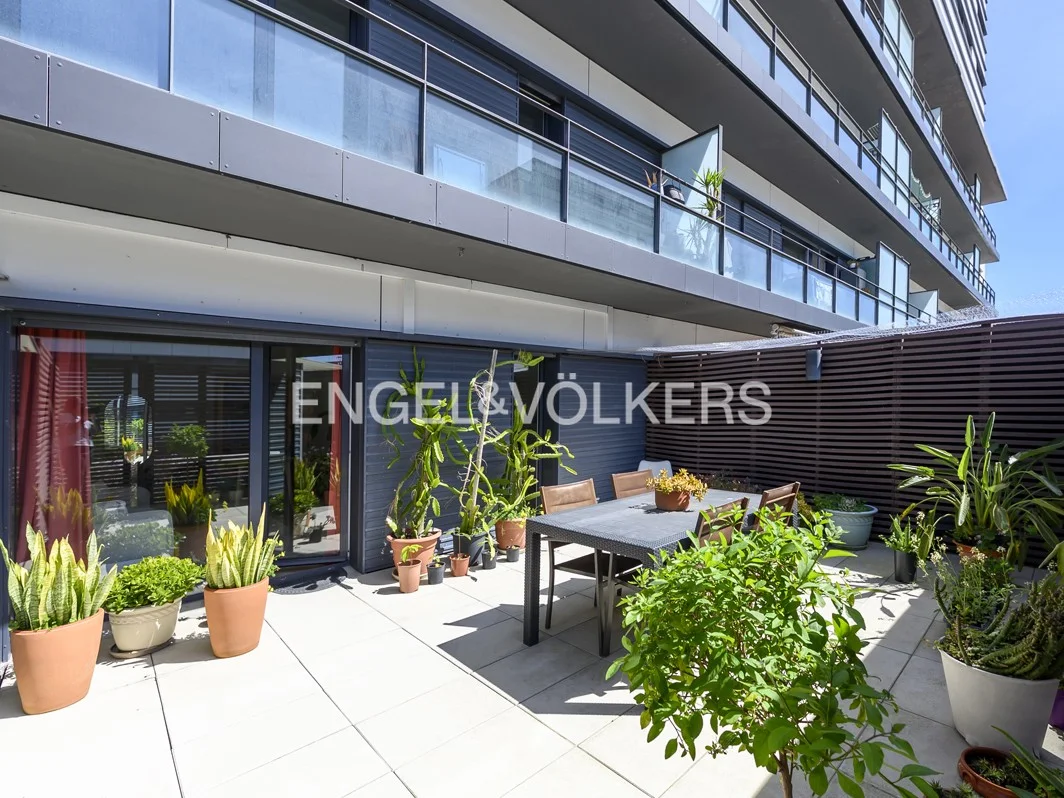 Fantastic 1-Bedroom Apartment with Private Terrace and Stunning View in Parque das Nações