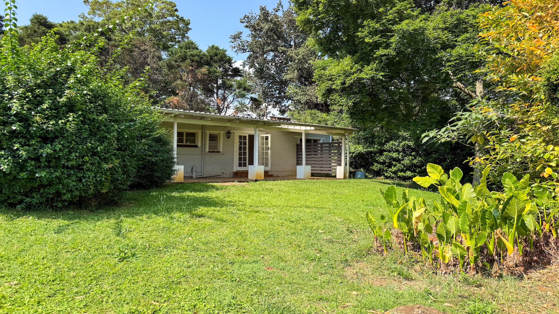 LOCATION LOCATION! Priced to sell 2 bed 2 bath home in Wonderous Wembley
