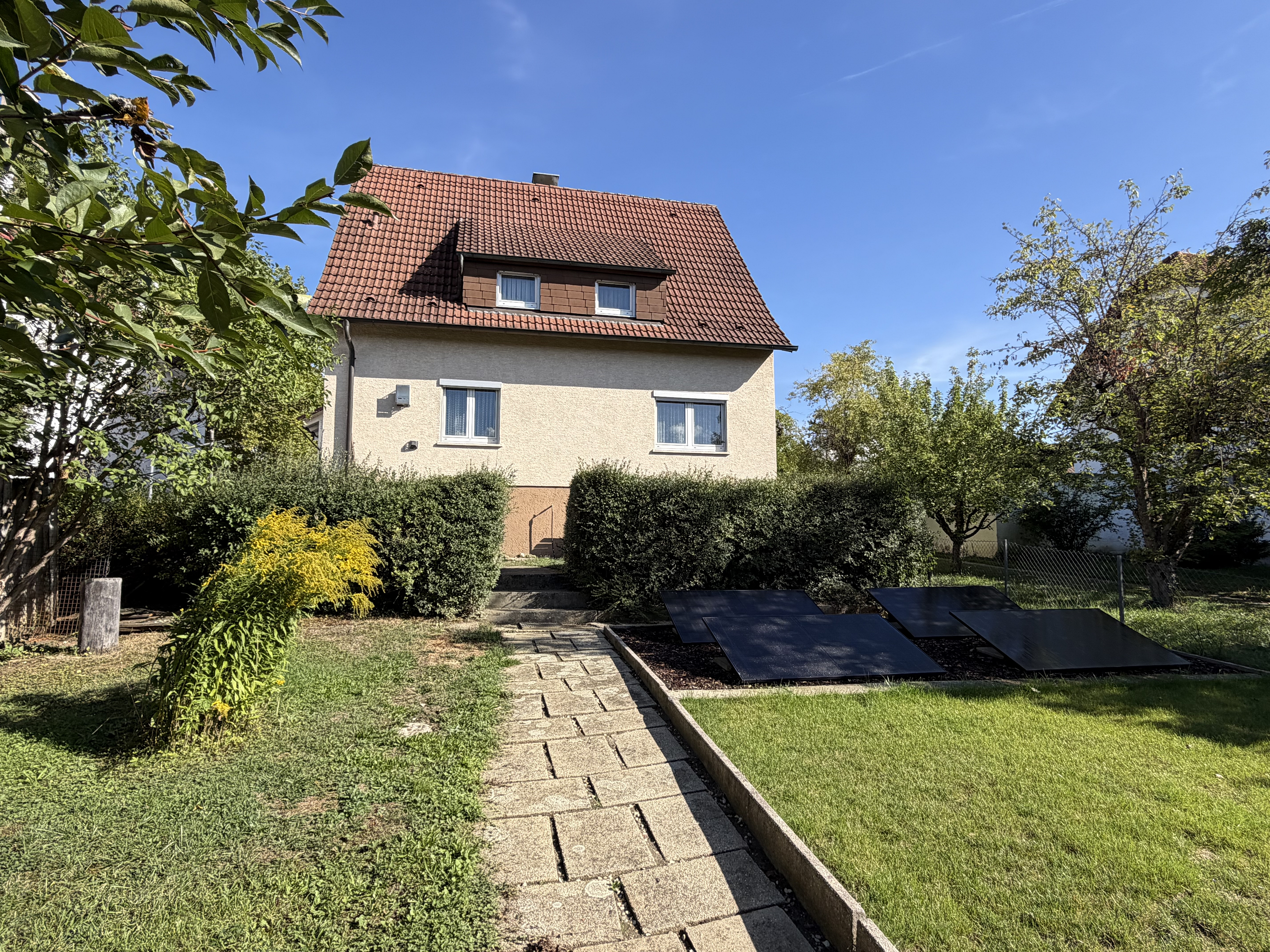 Charmantes Wohnhaus mit großem Südgarten und vielseitigem Nutzungspotenzial in Betzingen