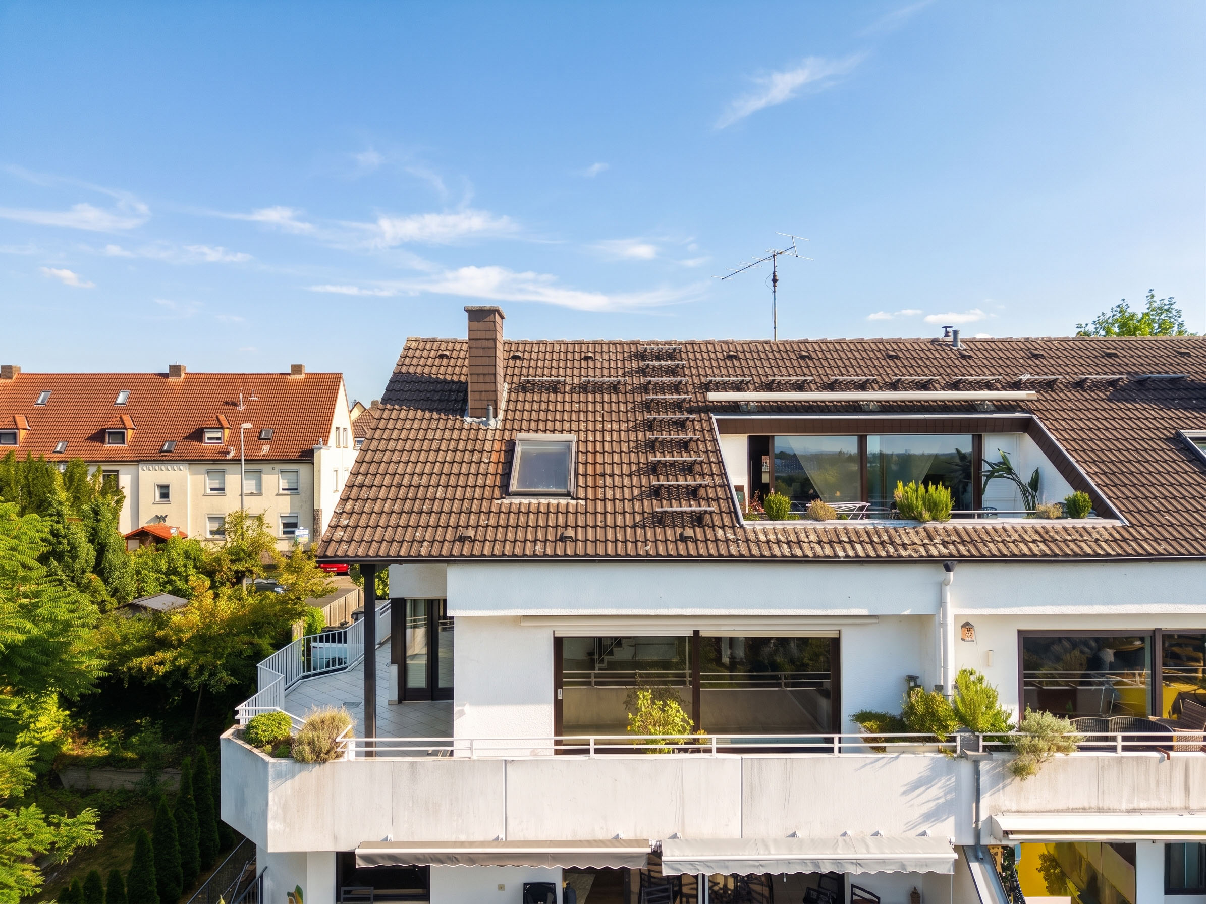 Traumhafte Maisonette mit XXL-Balkon und Blick ins Grüne!