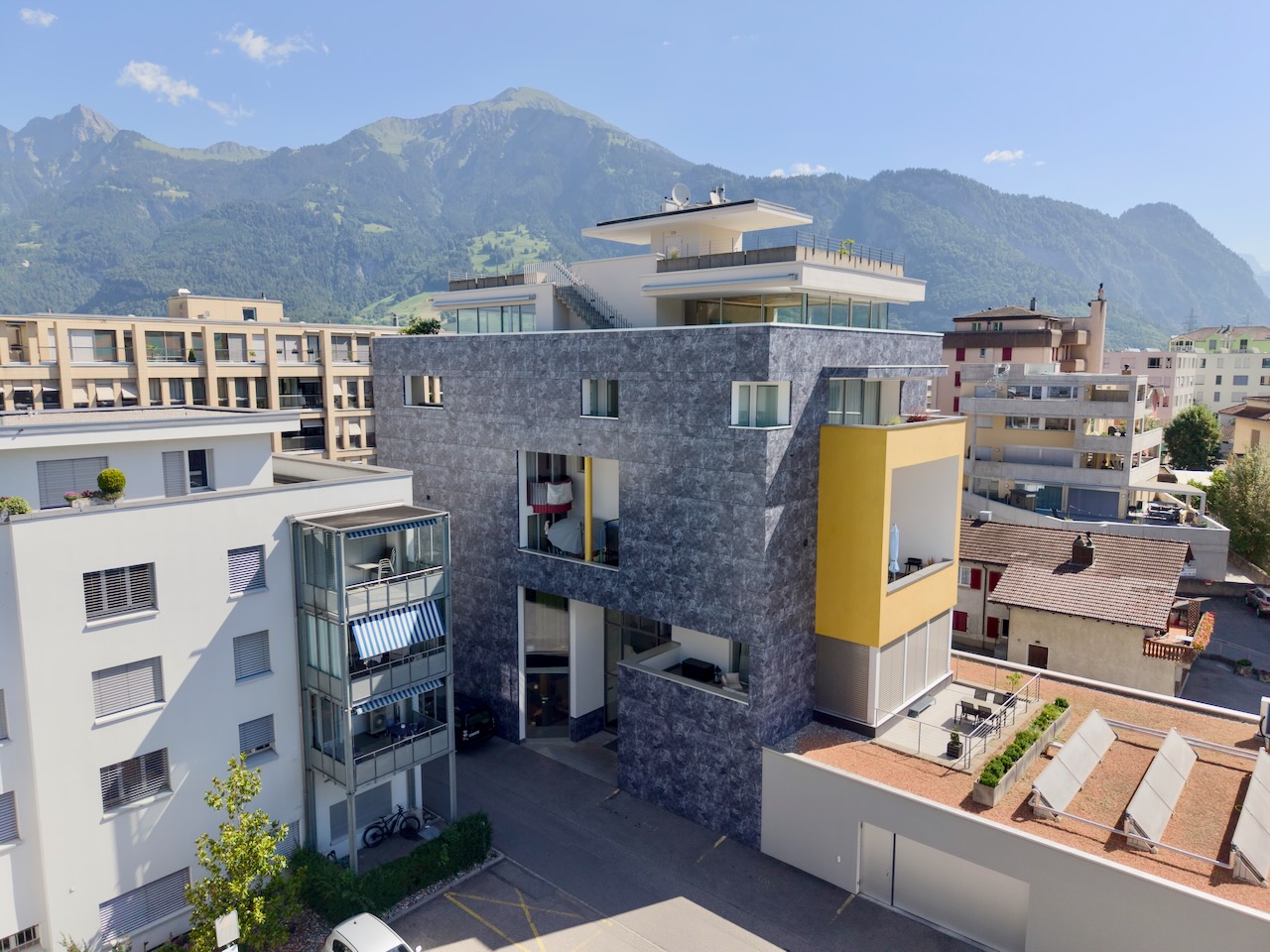 Top returns & luxury penthouse with pool & private garage: exclusive residential & commercial building in Graubünden