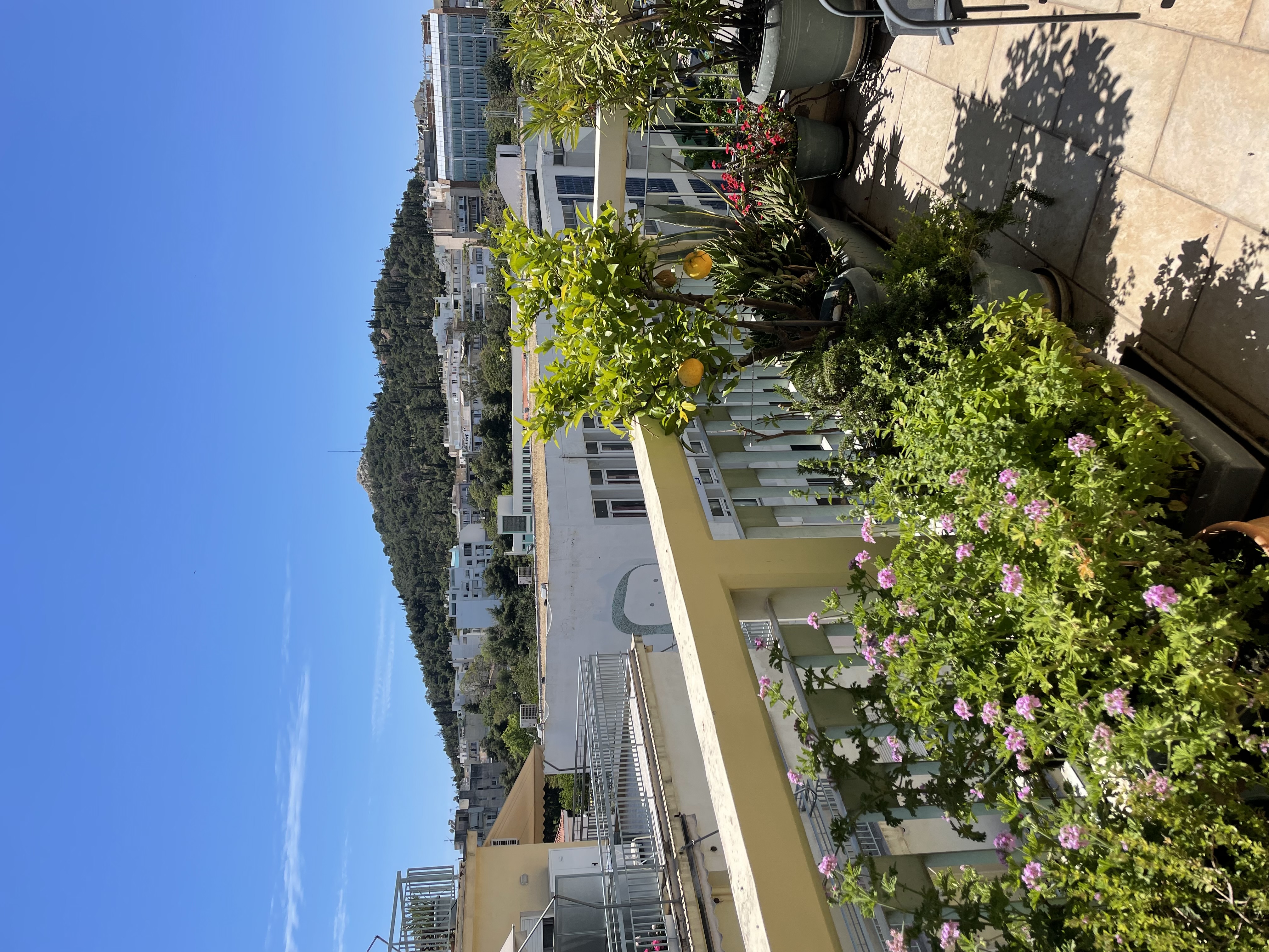 Exceptional penthouse of 80 sq.m with parking and storage room