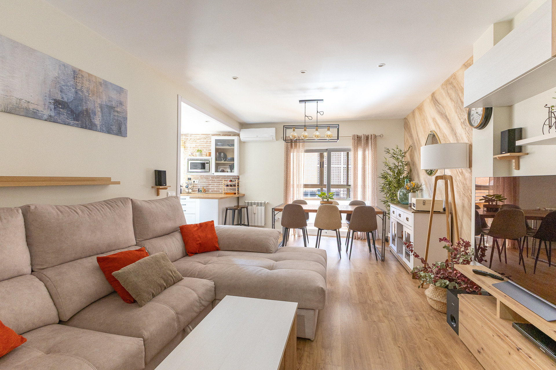 Cozy fully renovated apartment in a central location