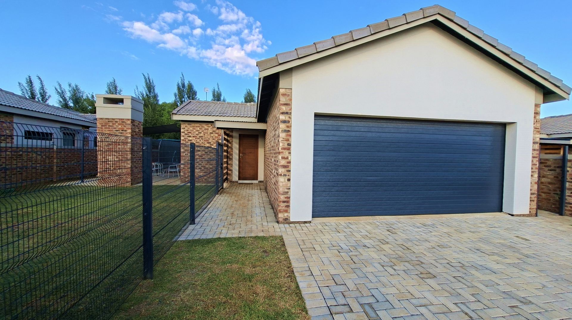 Secure, Stylish & Modern – The Perfect Family Home
