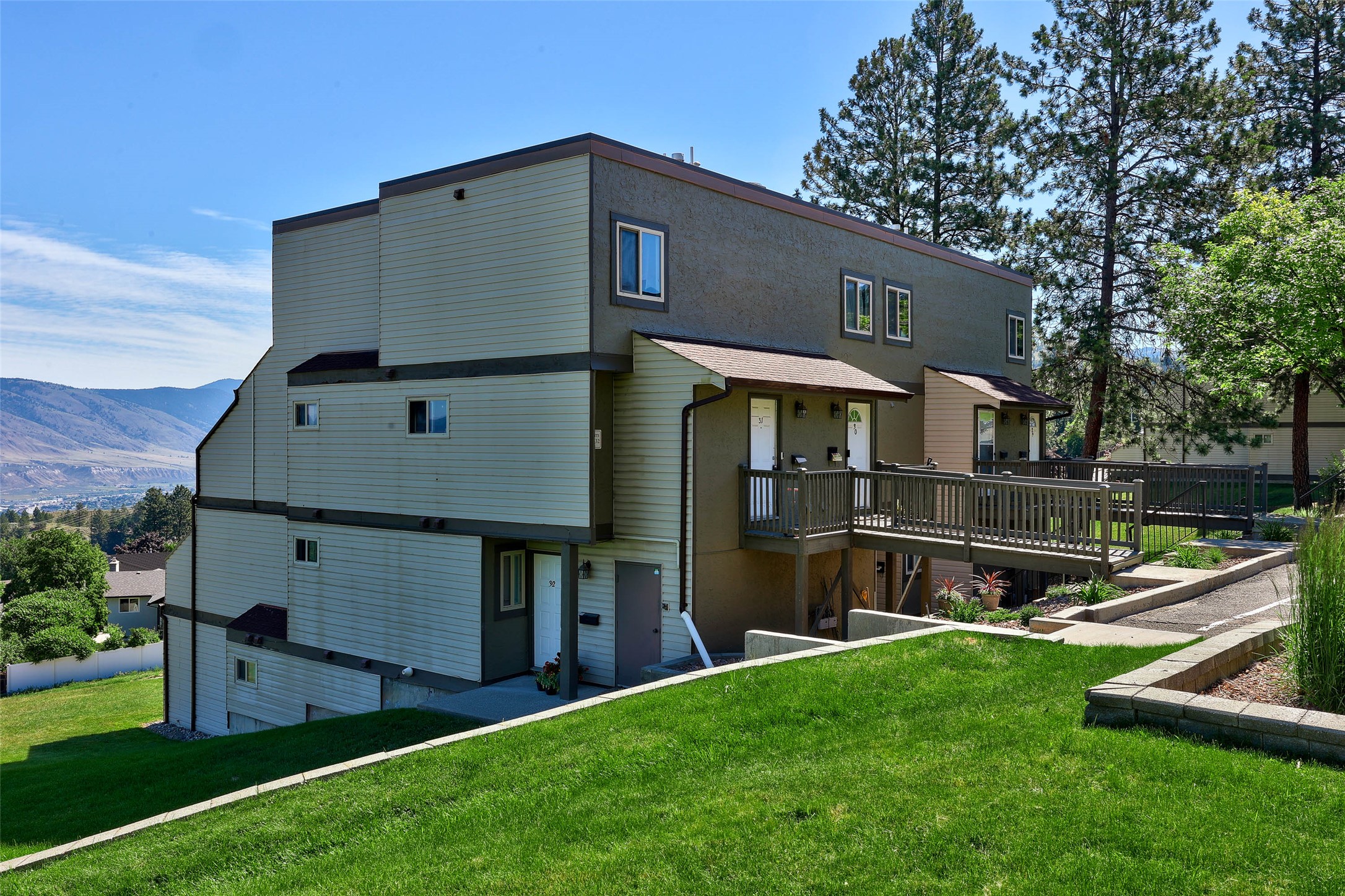 Beautifully Updated 2-Bed, 1-Bath End-Unit Townhouse