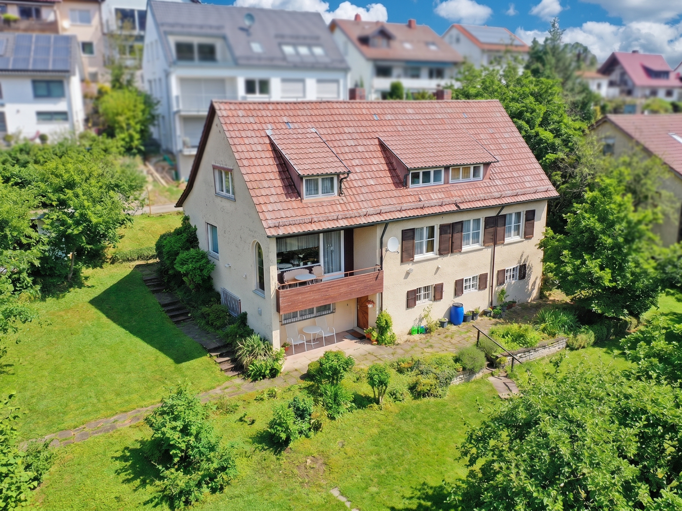 Familienidyll im Grünen mit großzügigem Einfamilienhaus und Fernsicht