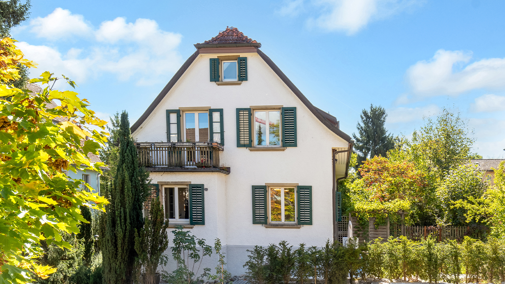 Immobilienträume werden wahr! Rarität in Wollishofen - Reihenendhaus mit Traumgarten