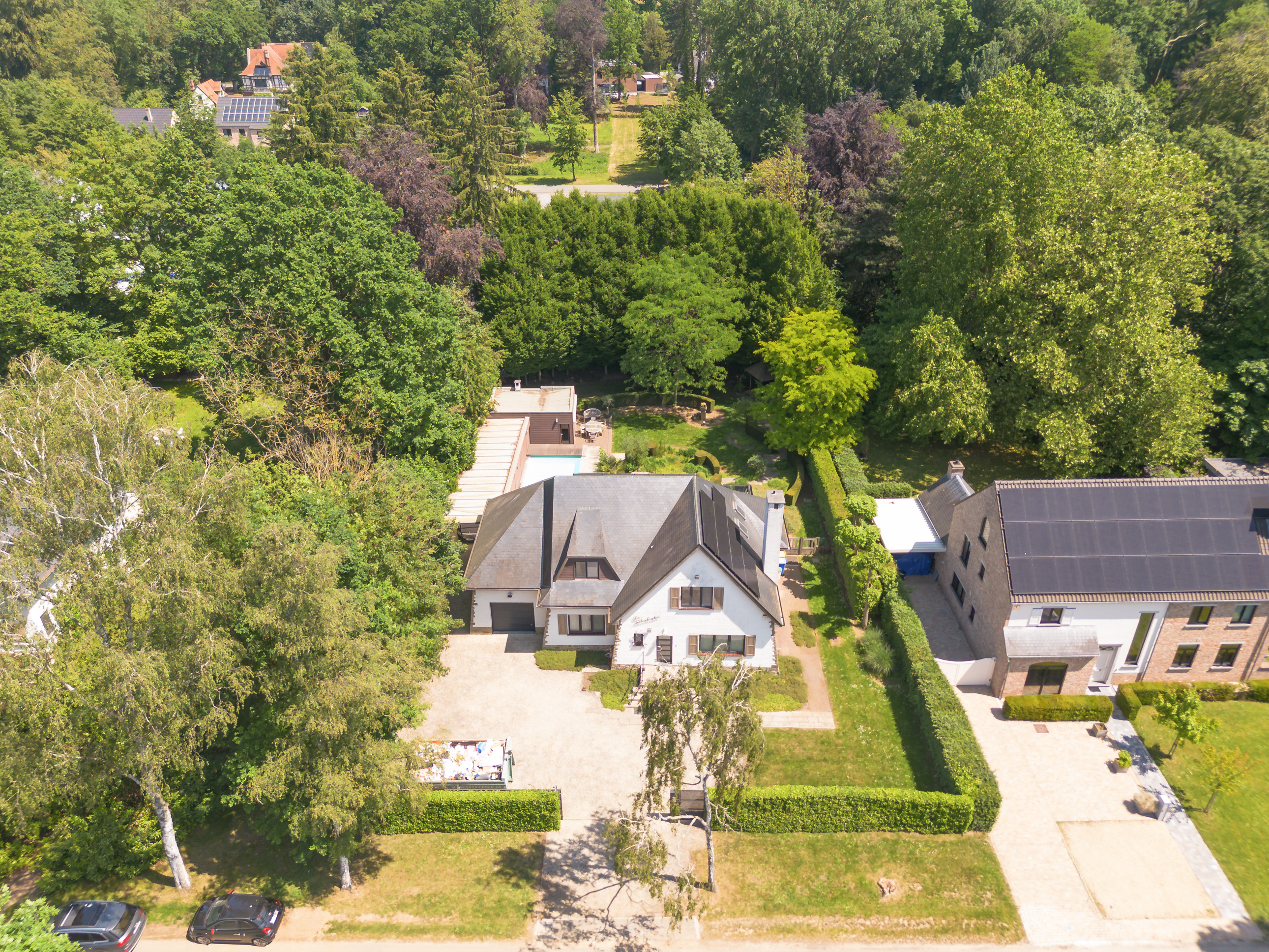 Exclusive villa in Kampenhout: 5 bedrooms, pool & sauna