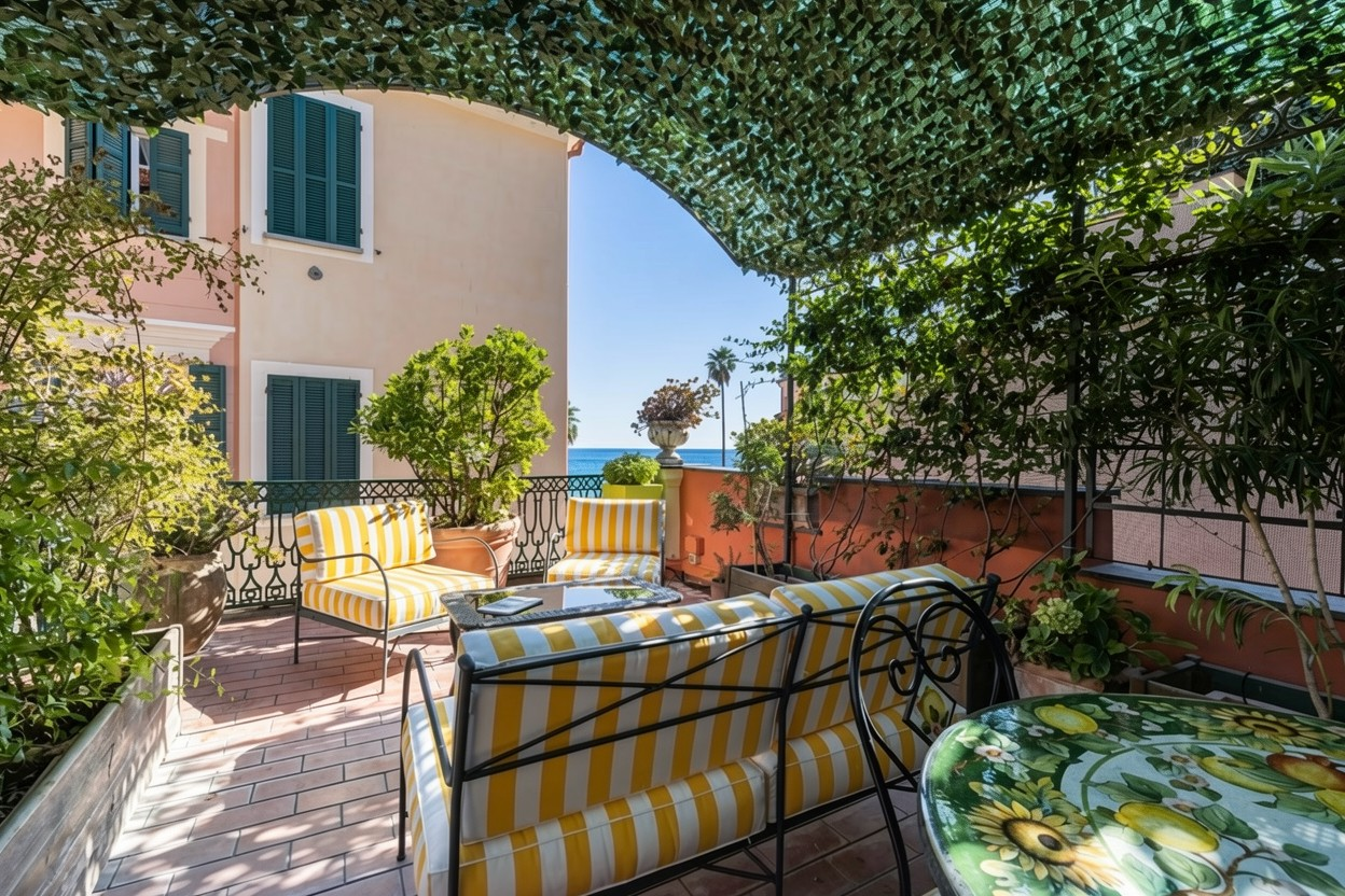 Historic residence with terrace and sea view