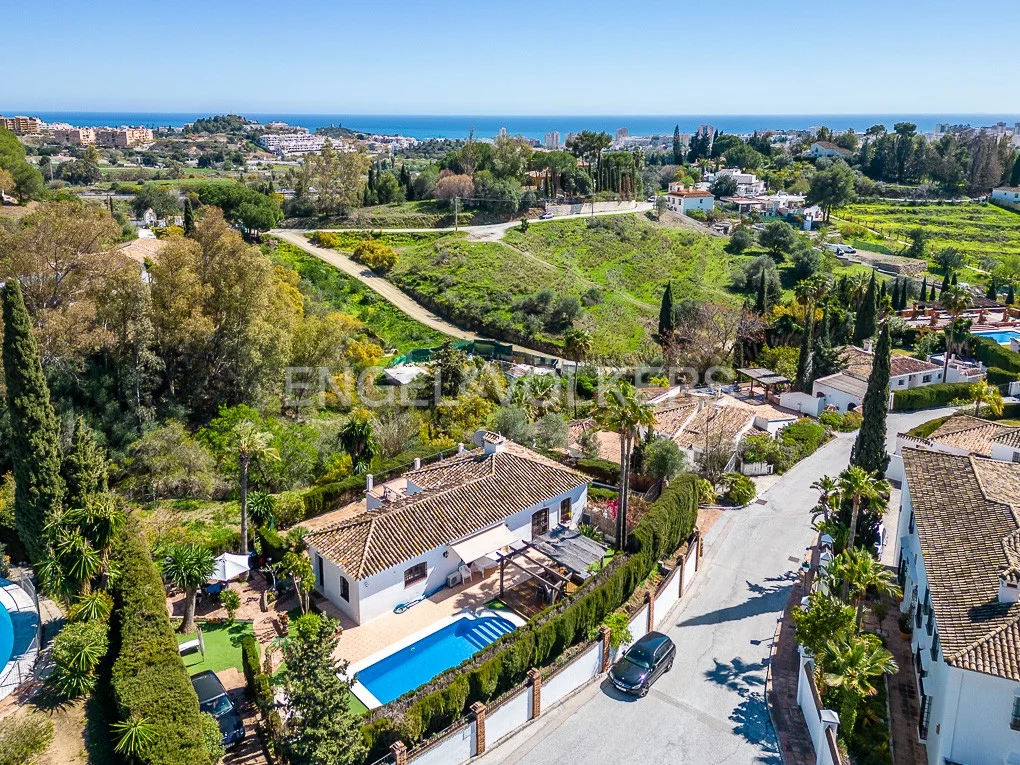 House/Villa with stunning views in Lew Hoads Mijas