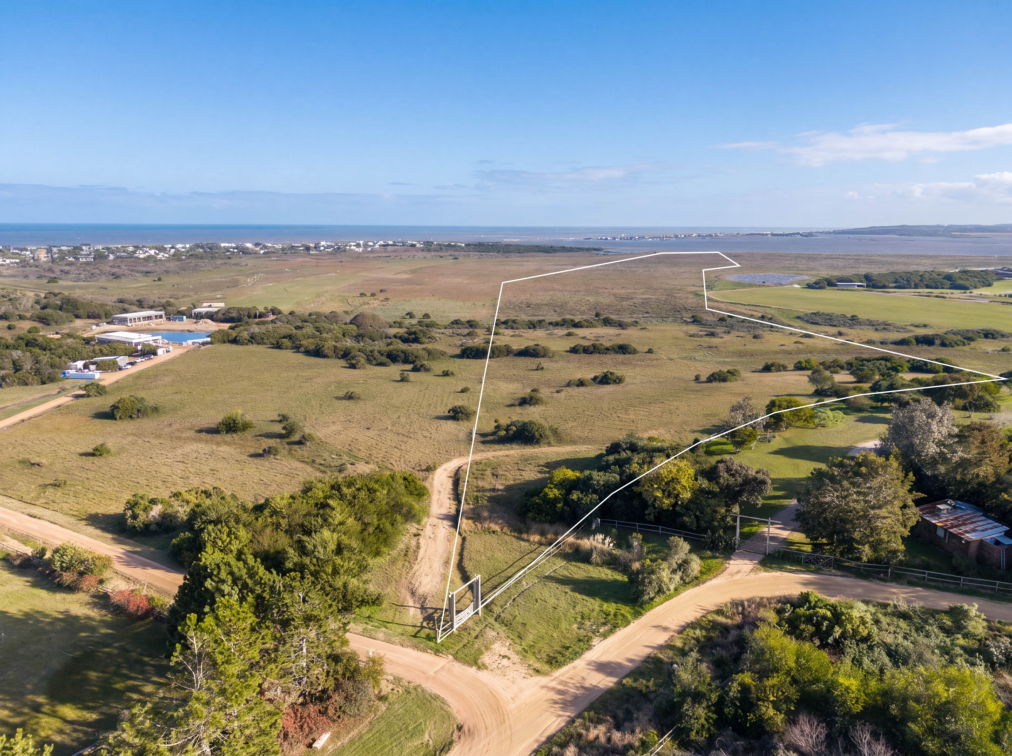 24 hectares on the lagoon with ocean views