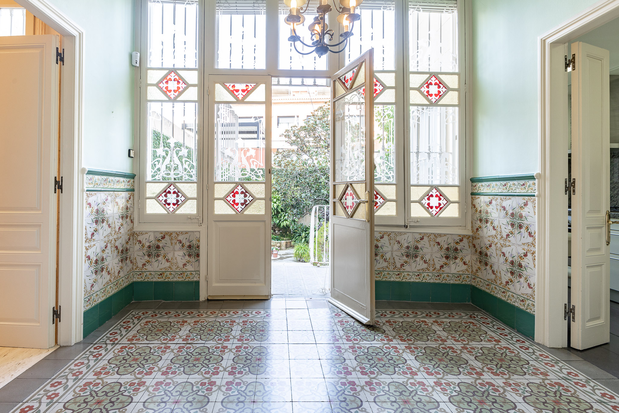 Exclusive Modernist house in downtown Badalona.