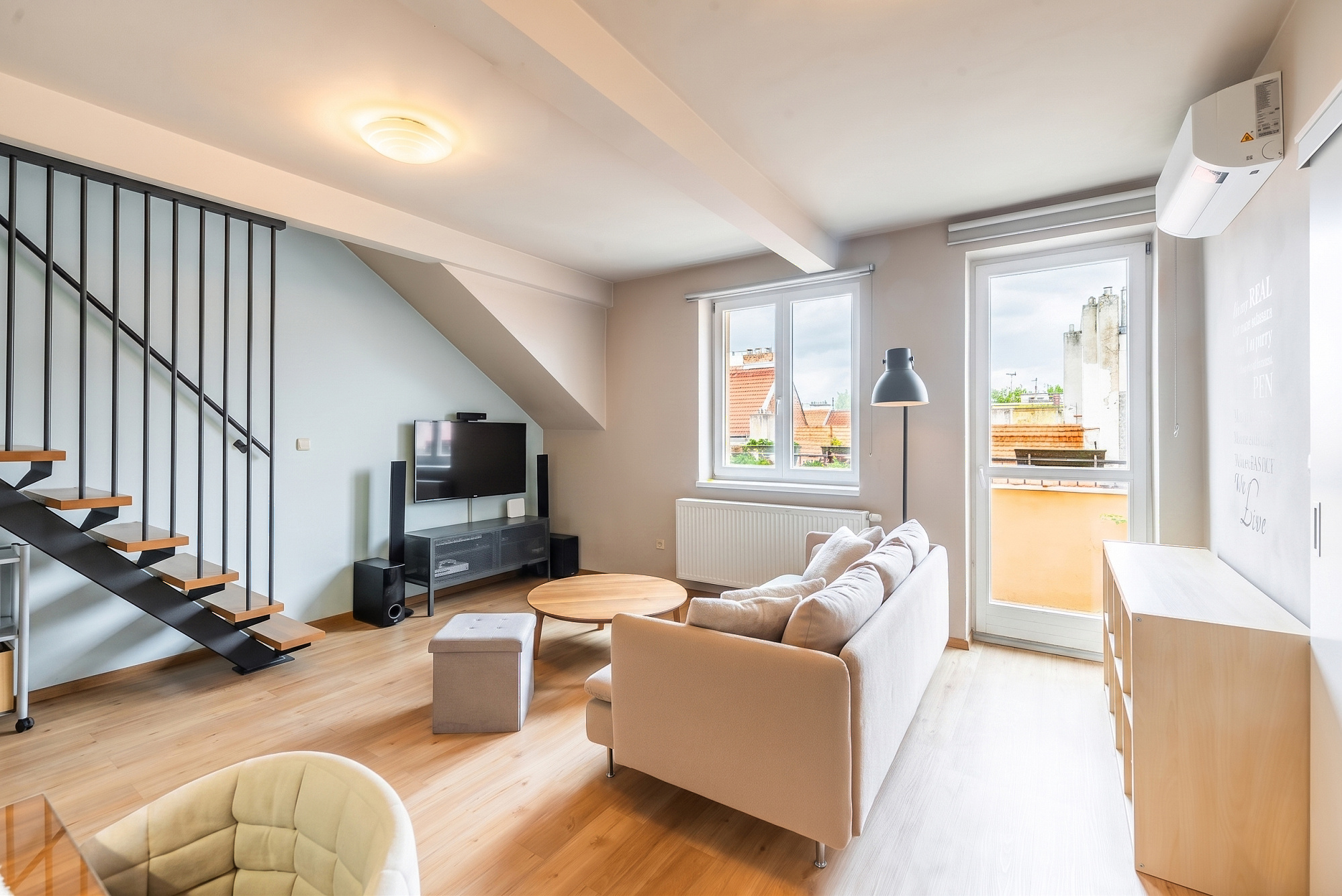 Sale of a 2+kt duplex apartment with a balcony and air conditioning