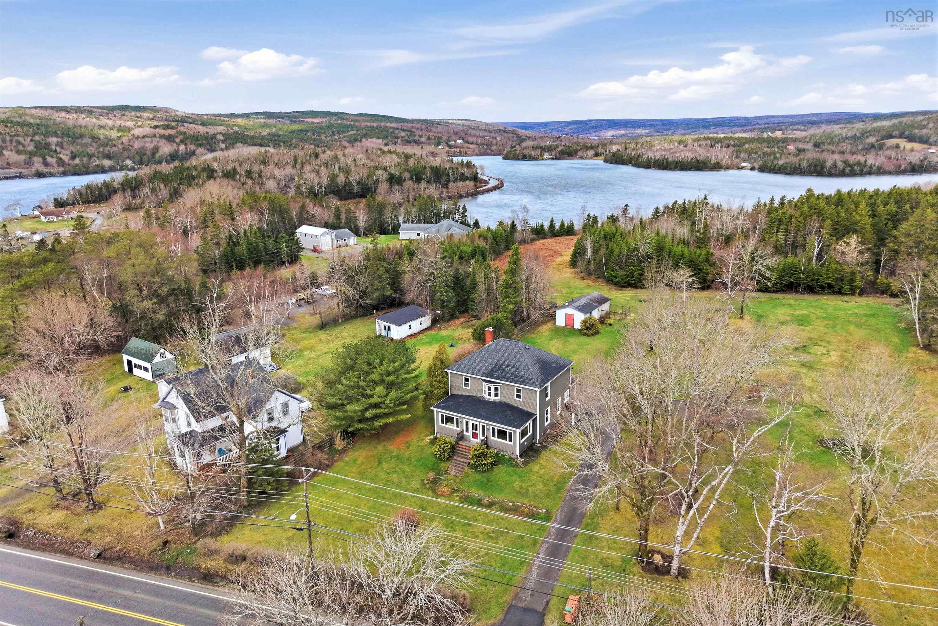 120-Yr Edwardian Oceanfront Estate on 6 Acres