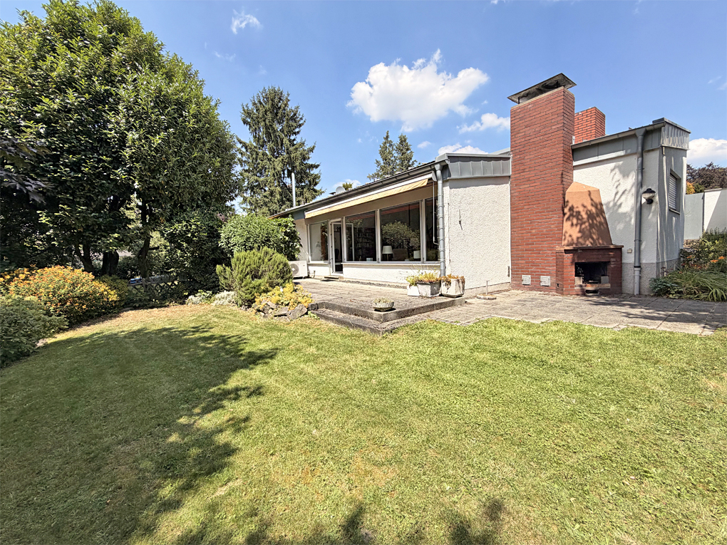 Doppelhaushälfte mit Garten und Garage