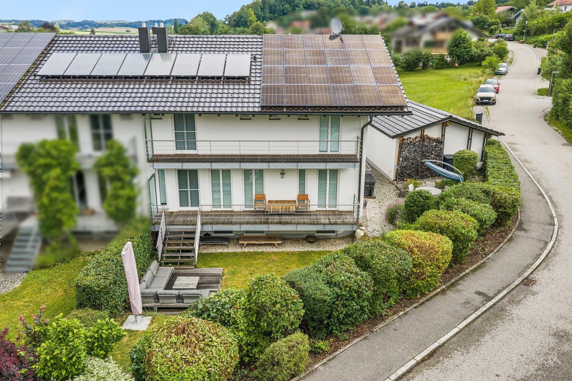 Sunlit home with home-office quality near Munich