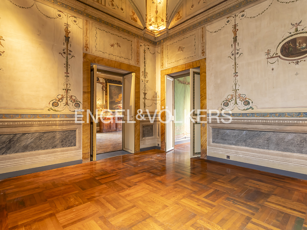 Prestigioso appartamento in palazzo nobiliare