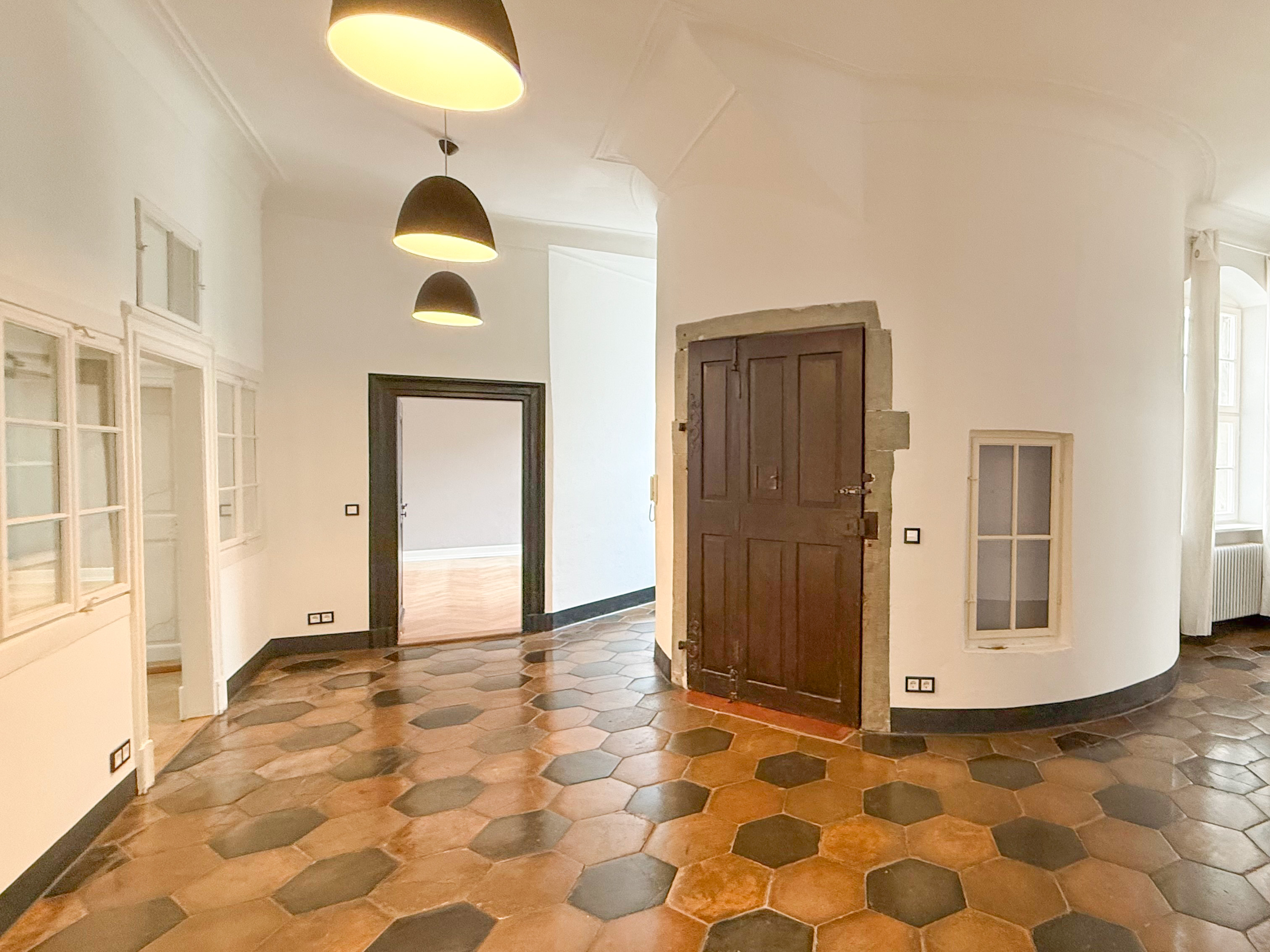 Liebevoll sanierter 6 - Zimmer Altbauwohnung in bester Insellage