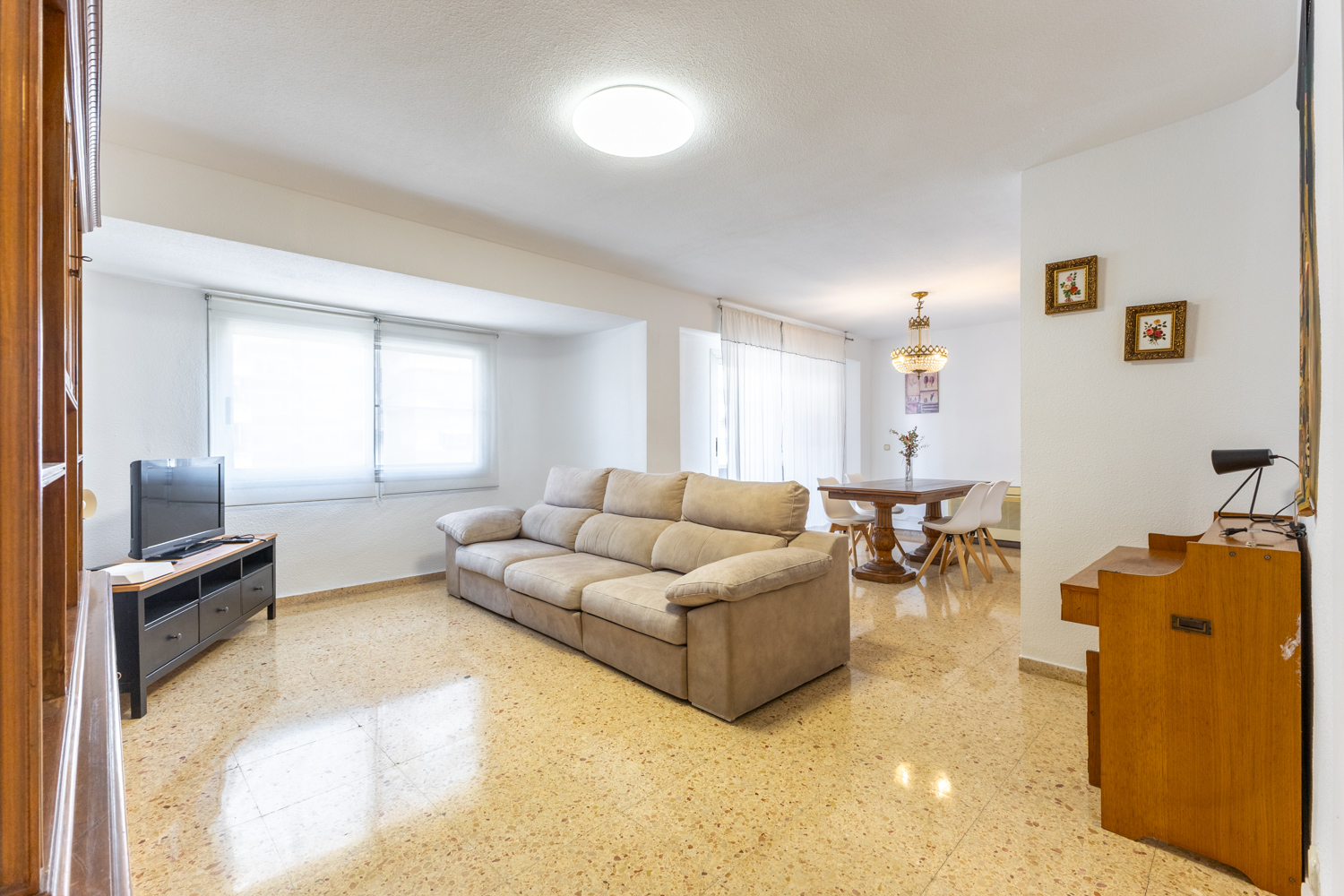 Practical, comfortable home in Waksman