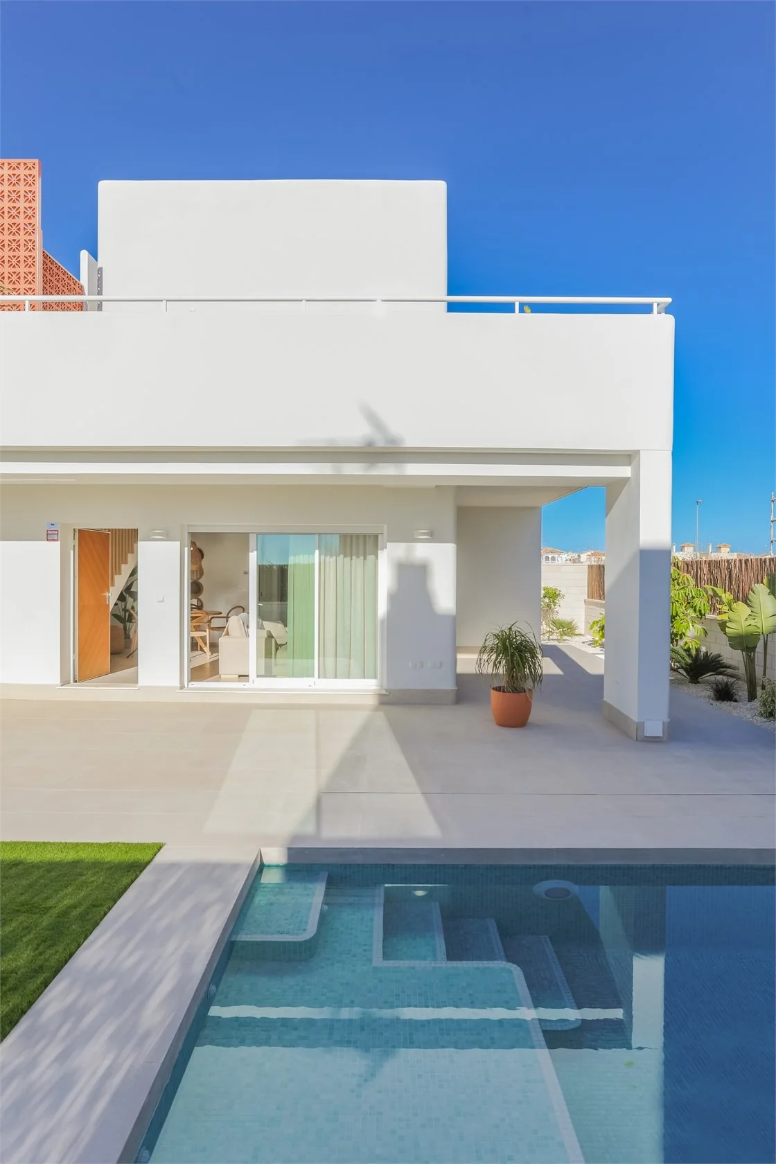 Detached new construction villas with pool in Pilar de la Horadada