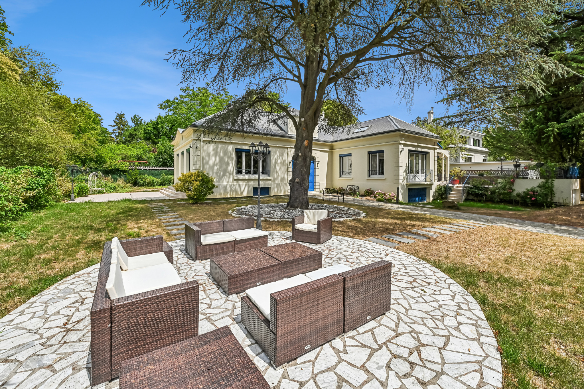 Sceaux - Grande maison familiale et de réception avec jardin privé aux portes du Parc de Sceaux