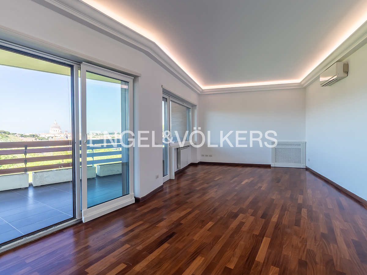 Prestigious apartment in Piccolomini