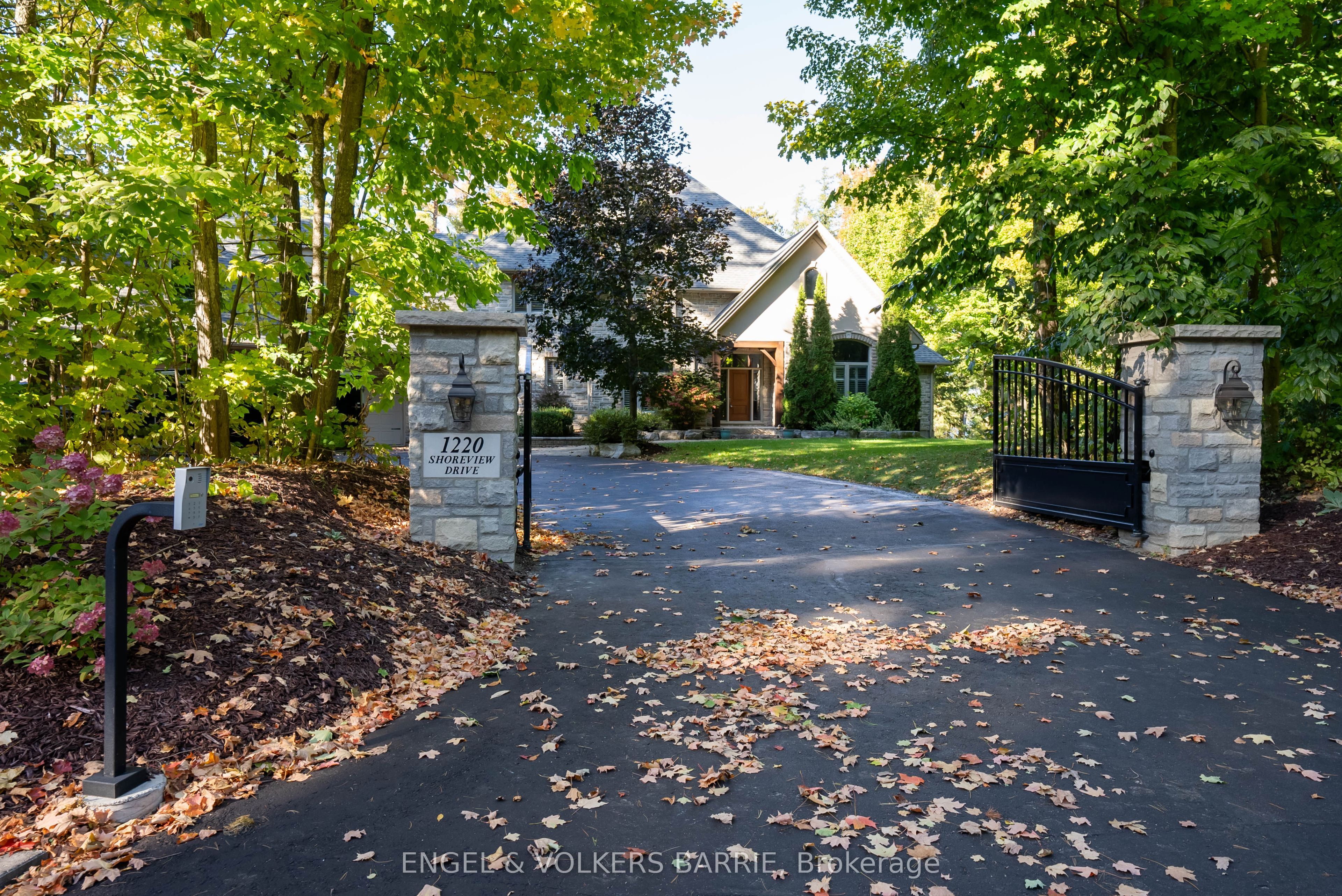 Waterfront Estate on Lake Simcoe