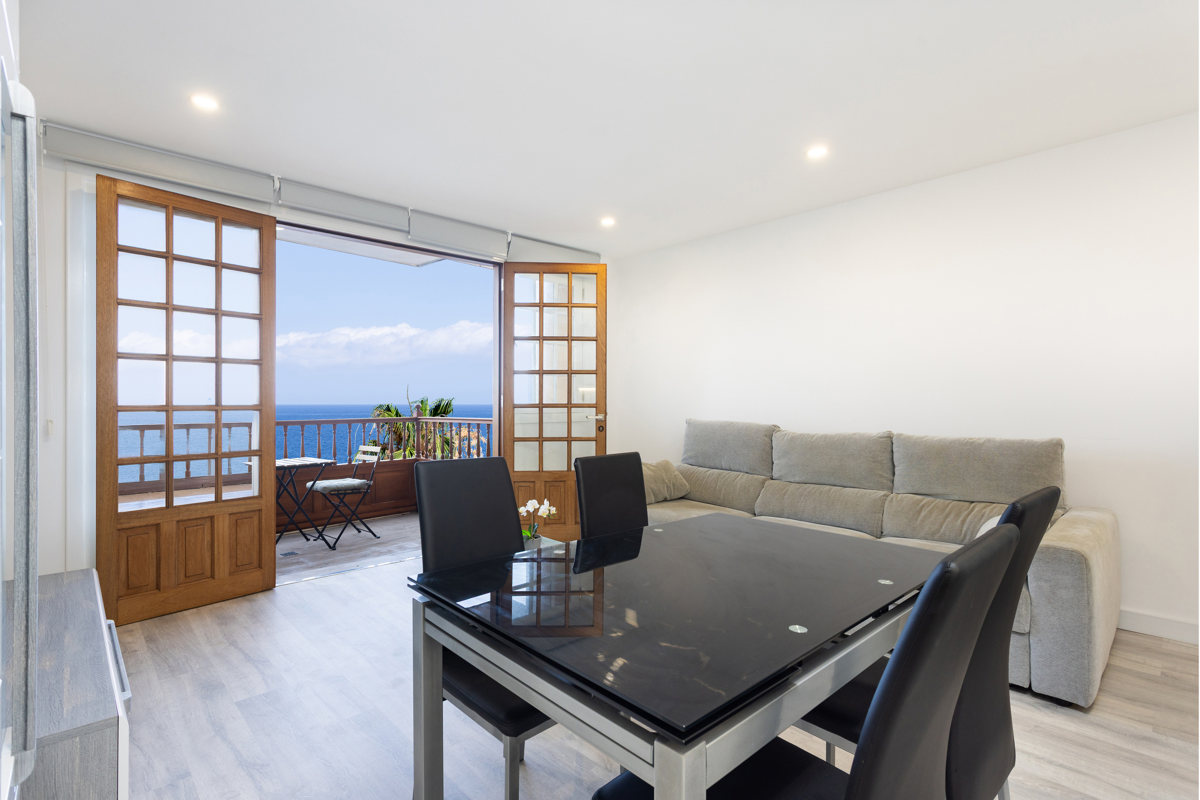 Coastal elegance on first sea line: a newly renovated gem in Garachico