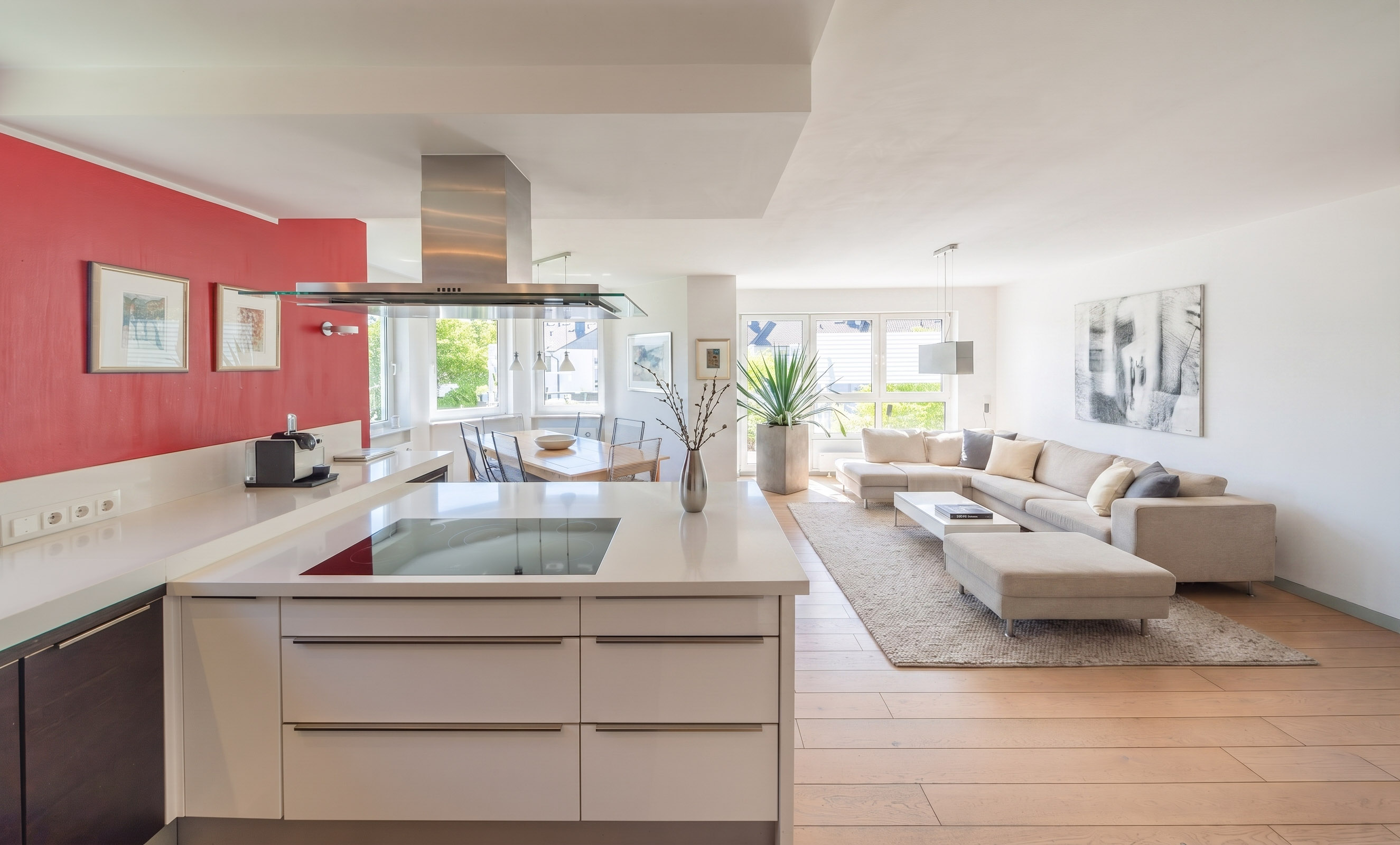Wohnen wie im Haus – großzügige Maisonette-Wohnung mit Terrasse in Kriftel