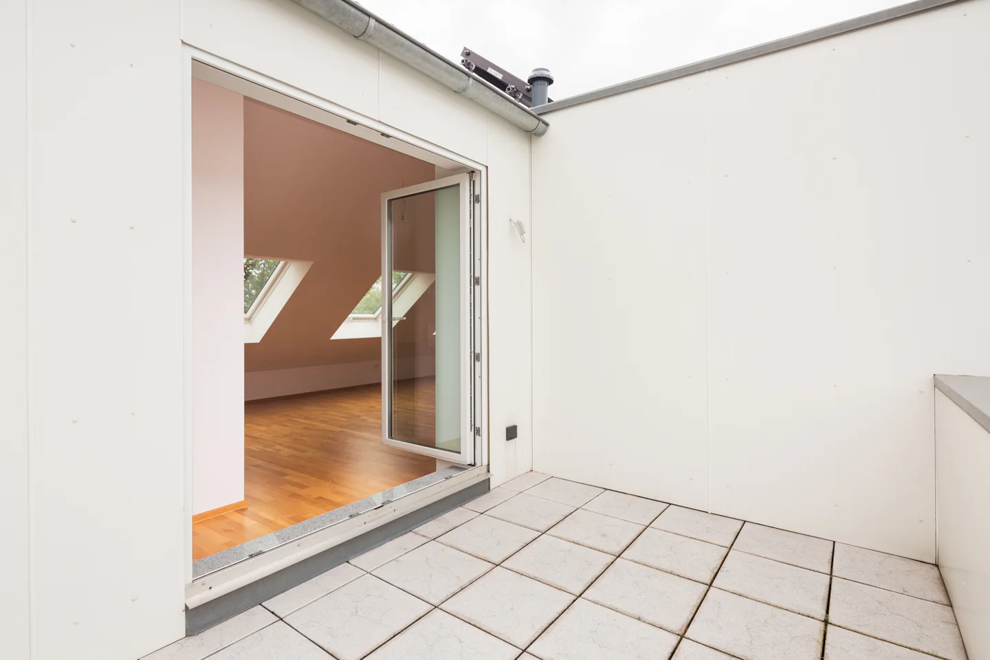 Charmante Maisonette-Wohnung mit Galerie, Balkon und Dachterrasse - Foto 4